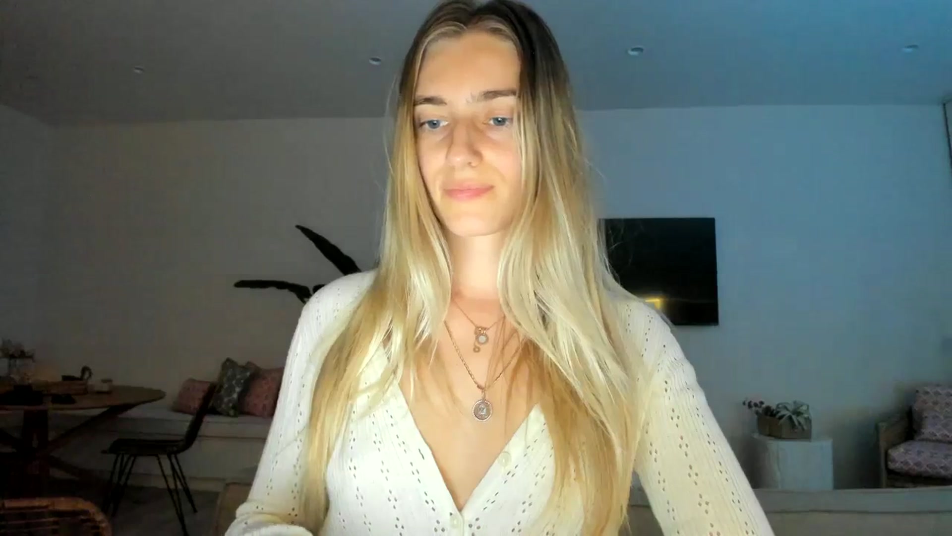 Gallery image thumbnail from Vodka_Queen's myfreecams stream on, 02/27/2025, 10:16 image 20 of 20