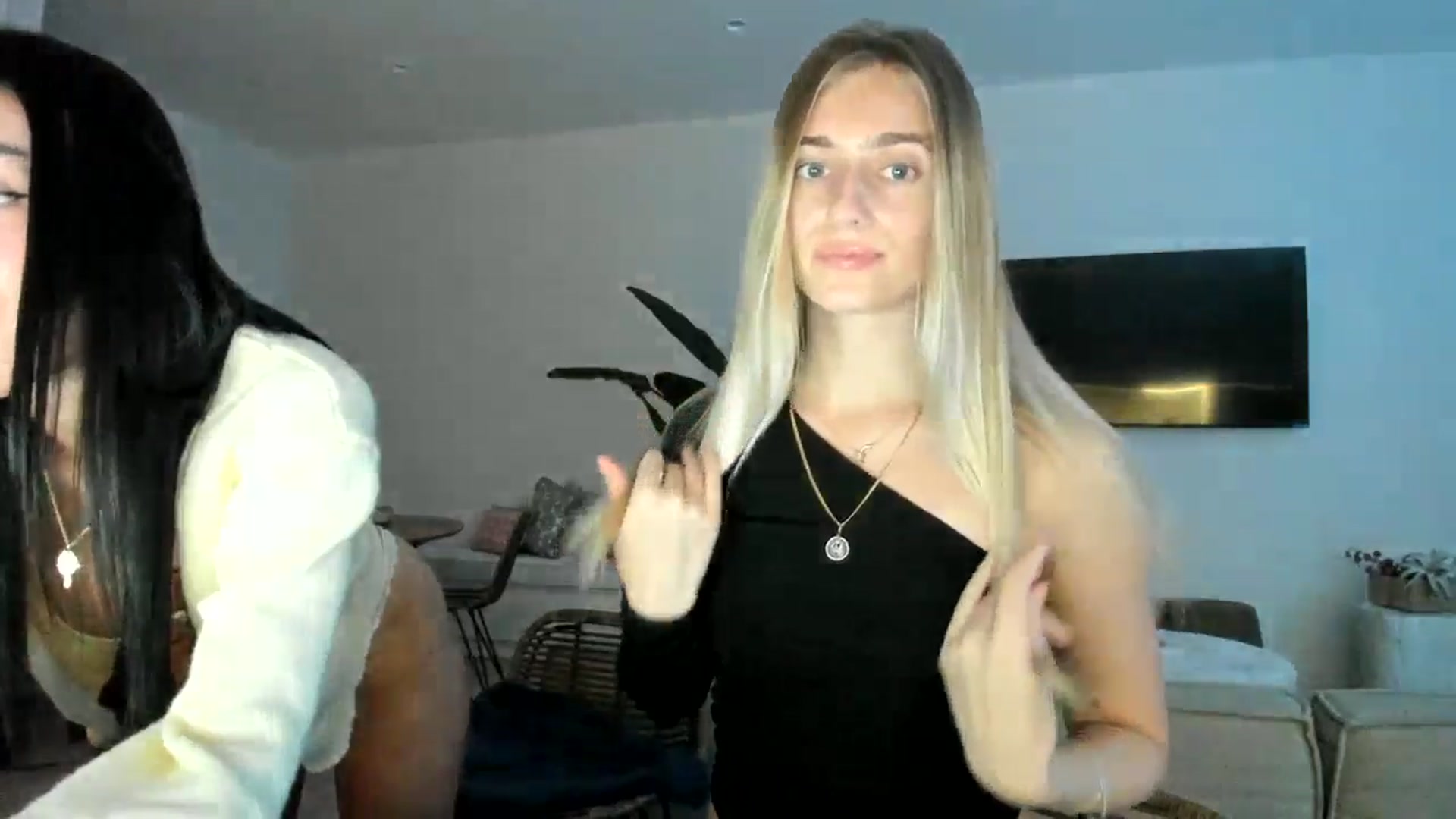 Gallery image thumbnail from Vodka_Queen's myfreecams stream on, 02/28/2025, 05:55 image 6 of 20