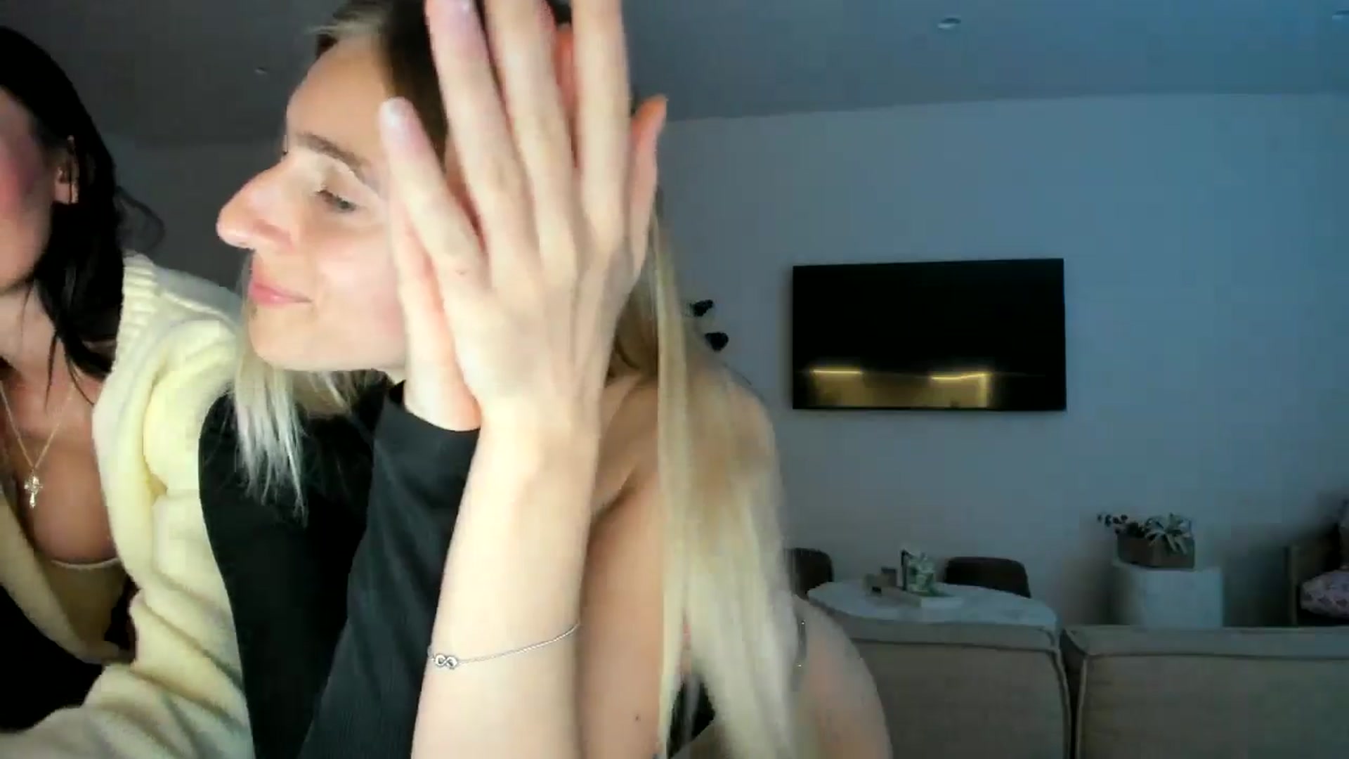 Gallery image thumbnail from Vodka_Queen's myfreecams stream on, 02/28/2025, 05:55 image 10 of 20