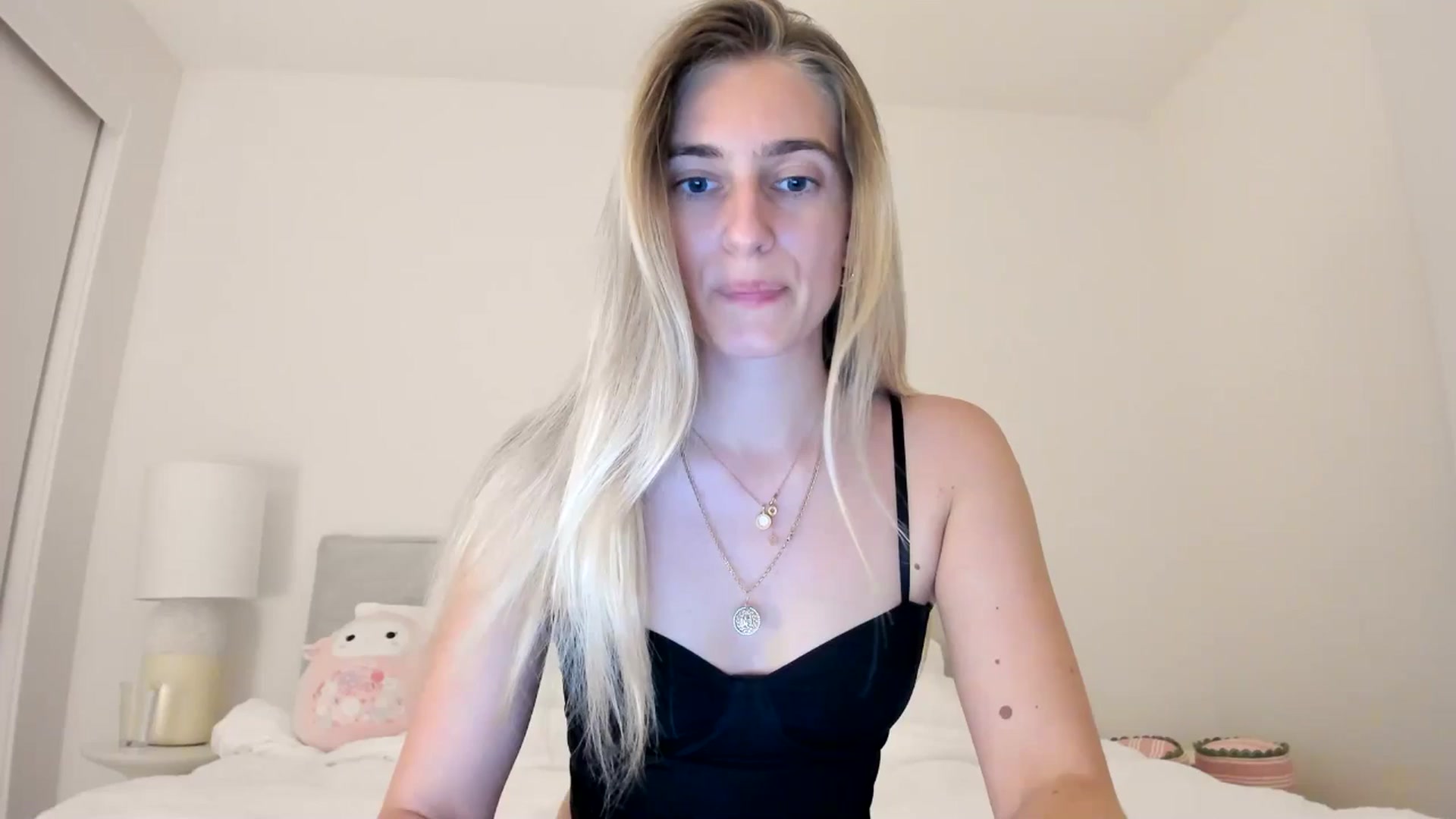 Gallery image thumbnail from Vodka_Queen's myfreecams stream on, 03/01/2025, 07:31 image 1 of 20