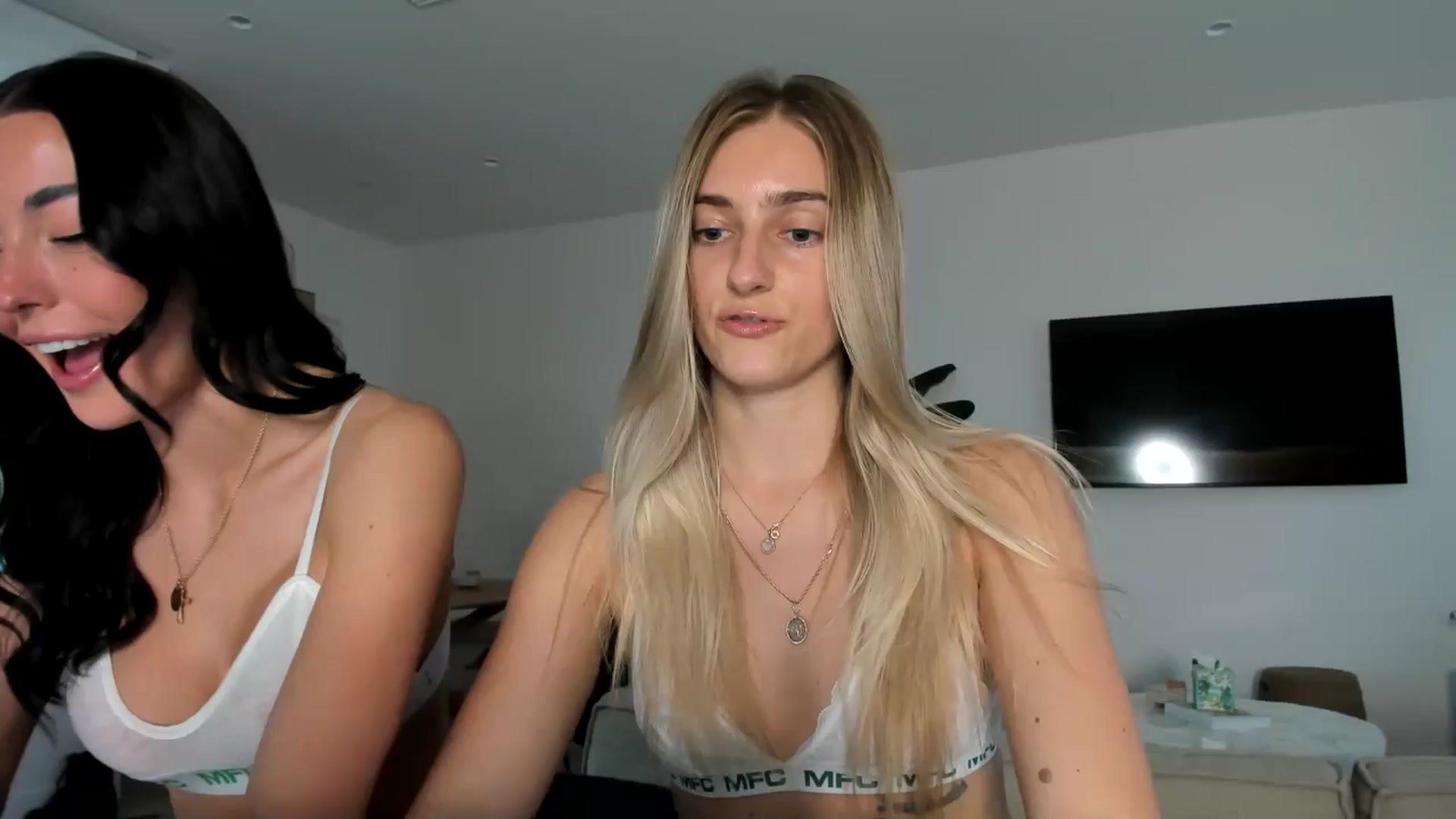 Gallery image thumbnail from Vodka_Queen's myfreecams stream on, 03/02/2025, 06:59 image 1 of 20
