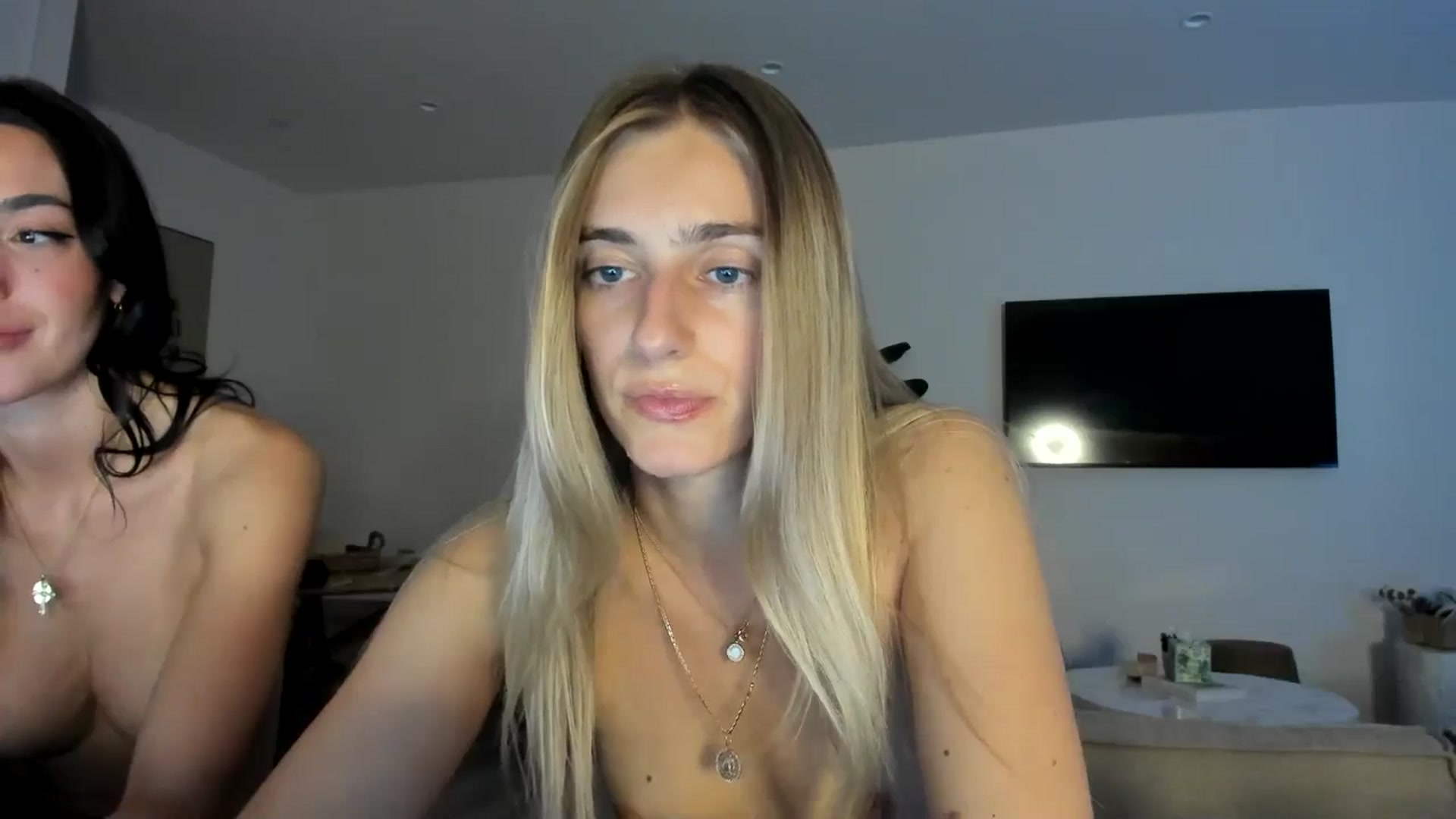 Gallery image thumbnail from Vodka_Queen's myfreecams stream on, 03/02/2025, 07:31 image 8 of 20