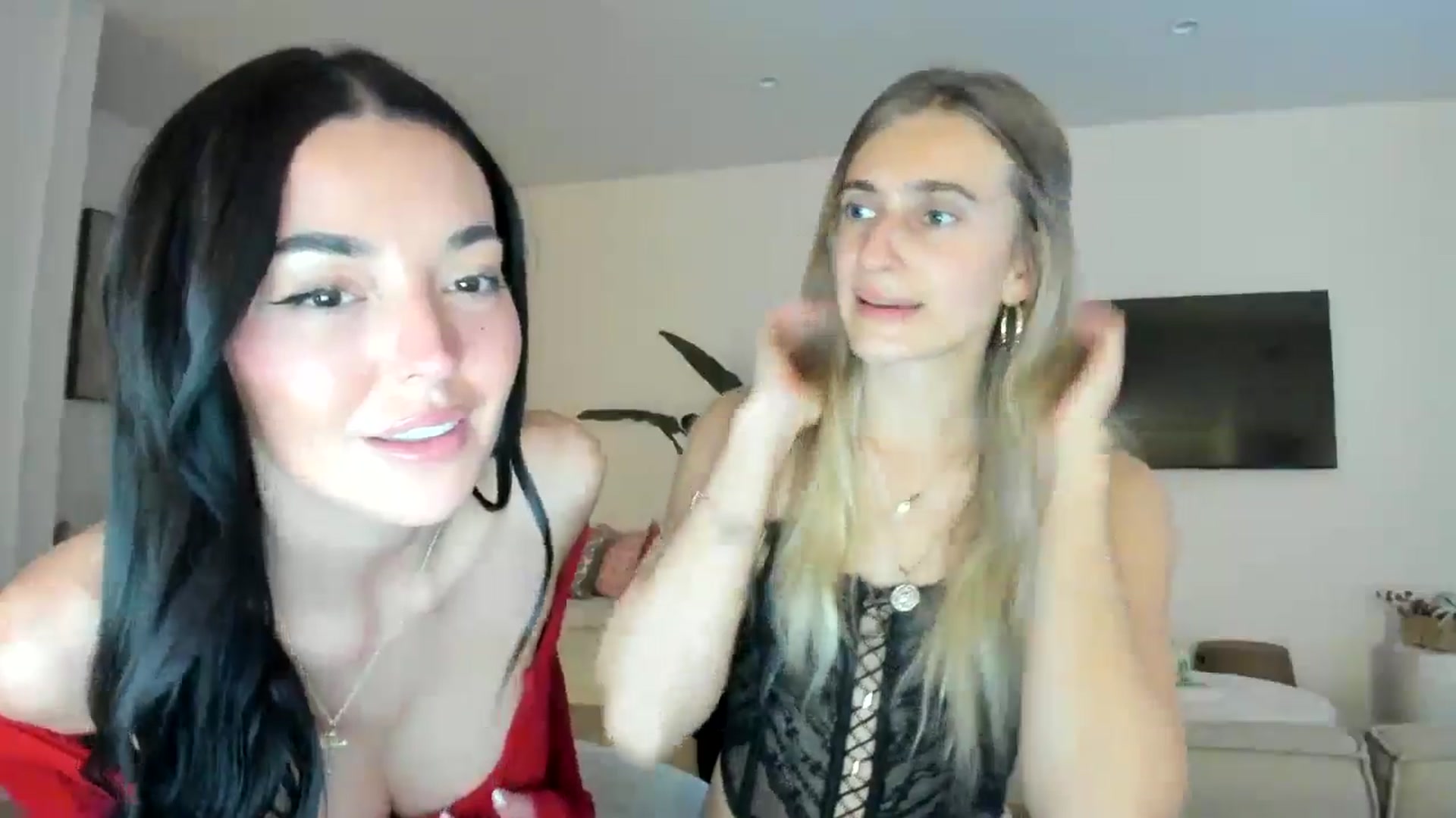 Gallery image thumbnail from Vodka_Queen's myfreecams stream on, 03/04/2025, 08:26 image 8 of 20