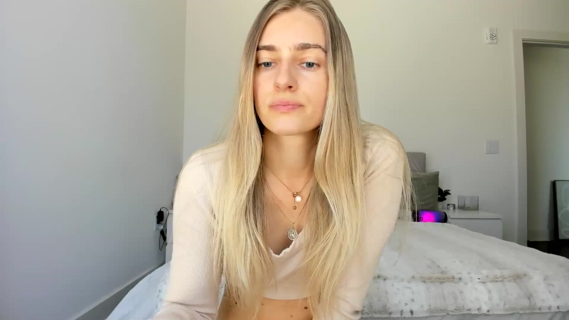 Gallery image thumbnail from Vodka_Queen's myfreecams stream on, 03/09/2025, 21:16 image 11 of 20
