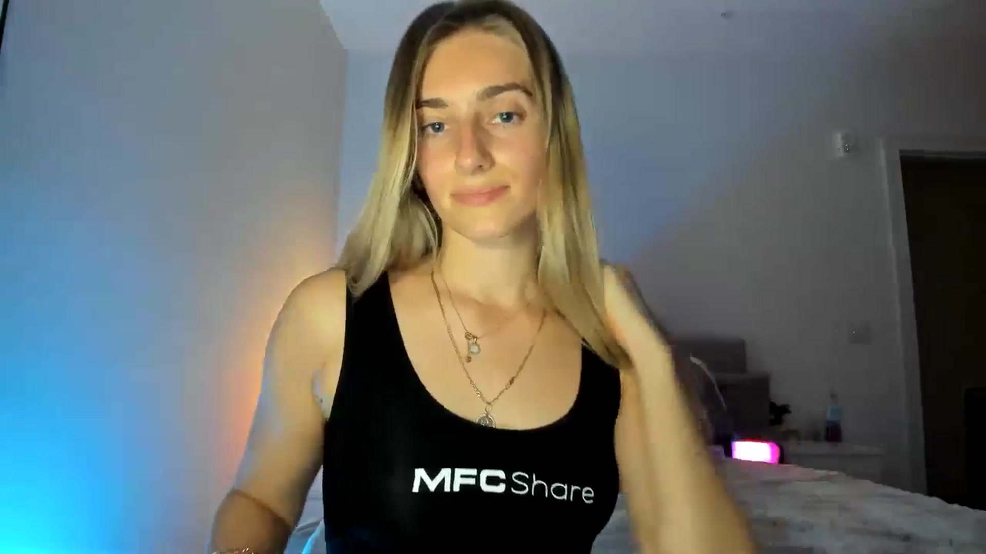 Gallery image thumbnail from Vodka_Queen's myfreecams stream on, 03/10/2025, 06:29 image 7 of 20