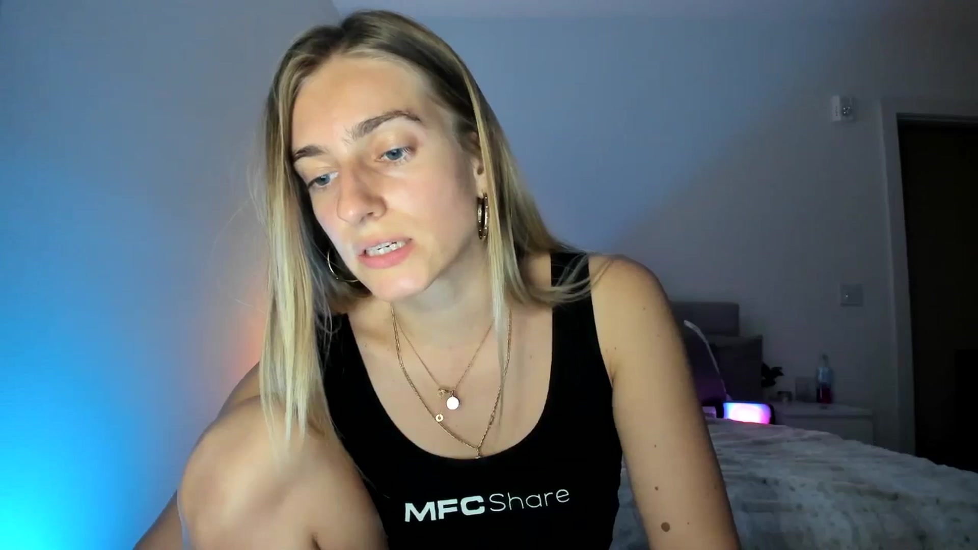 Gallery image thumbnail from Vodka_Queen's myfreecams stream on, 03/10/2025, 06:29 image 9 of 20
