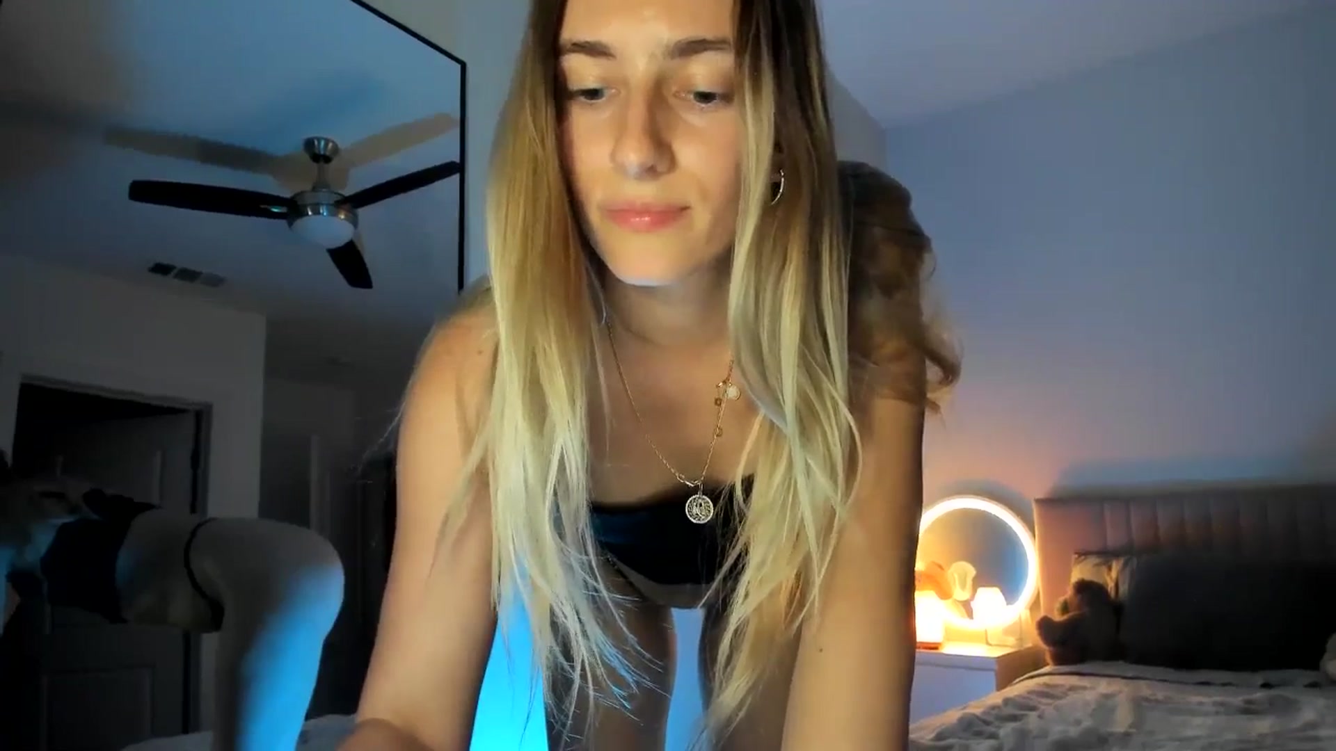 Gallery image thumbnail from Vodka_Queen's myfreecams stream on, 03/12/2025, 10:07 image 8 of 20