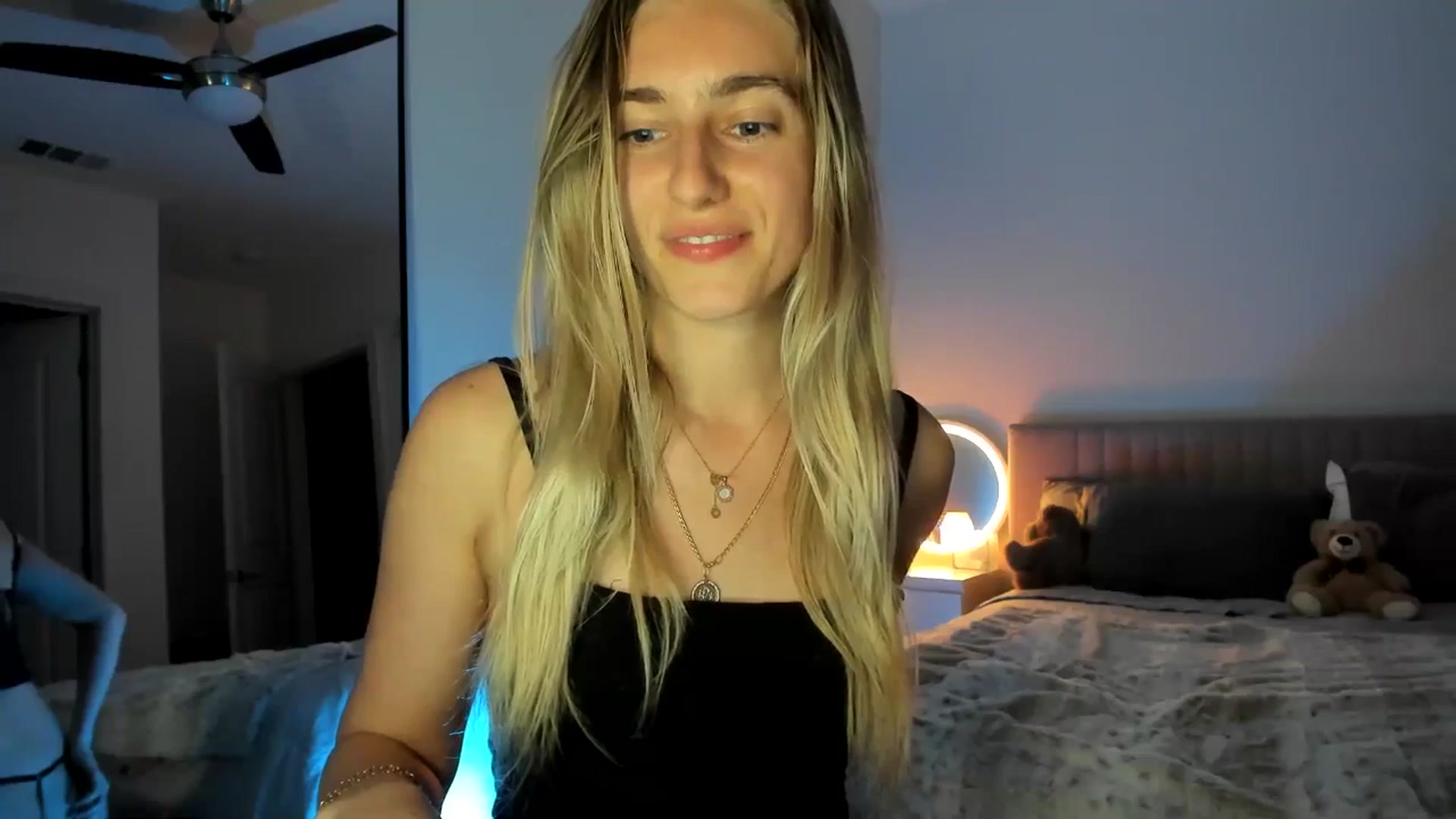 Gallery image thumbnail from Vodka_Queen's myfreecams stream on, 03/12/2025, 10:07 image 12 of 20