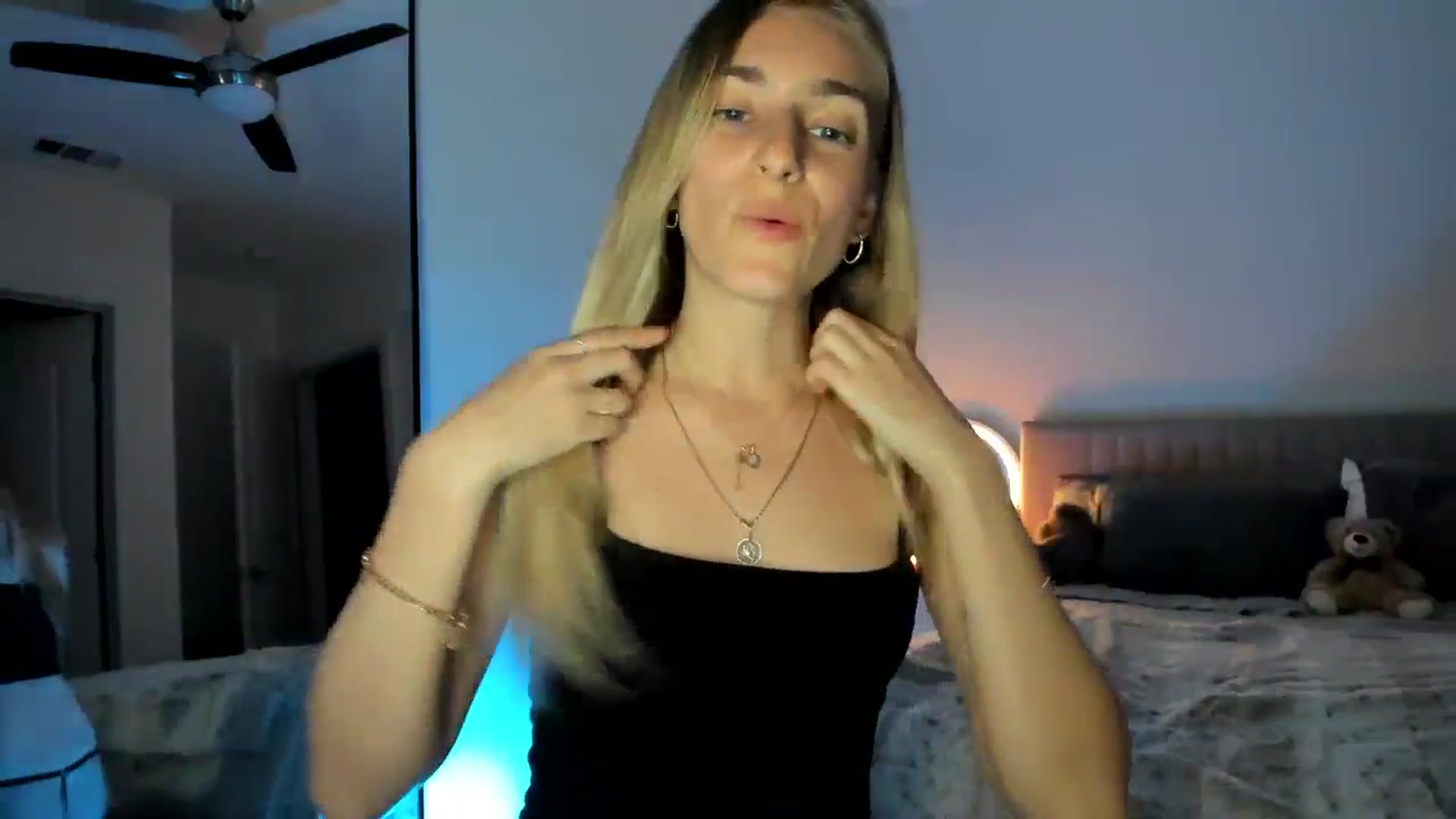 Gallery image thumbnail from Vodka_Queen's myfreecams stream on, 03/12/2025, 10:07 image 11 of 20