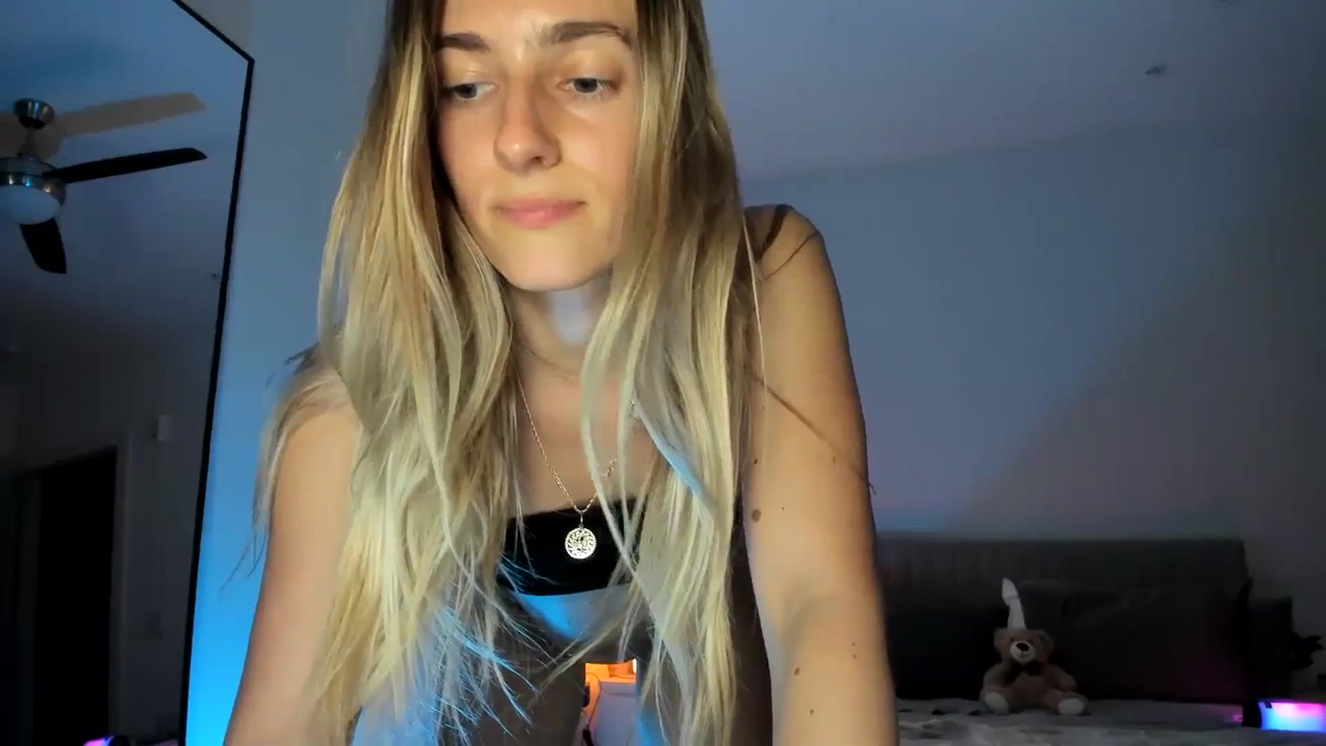 Gallery image thumbnail from Vodka_Queen's myfreecams stream on, 03/12/2025, 14:26 image 10 of 20