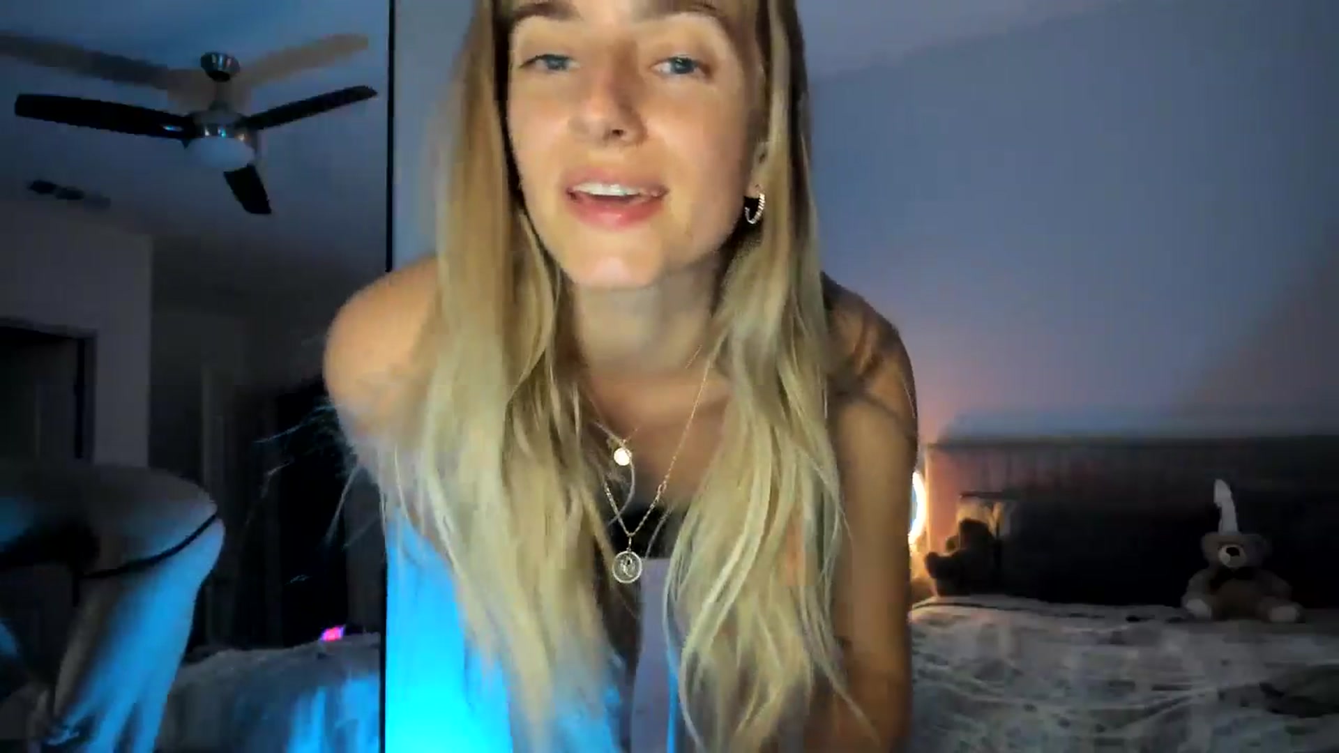 Gallery image thumbnail from Vodka_Queen's myfreecams stream on, 03/12/2025, 14:26 image 3 of 20