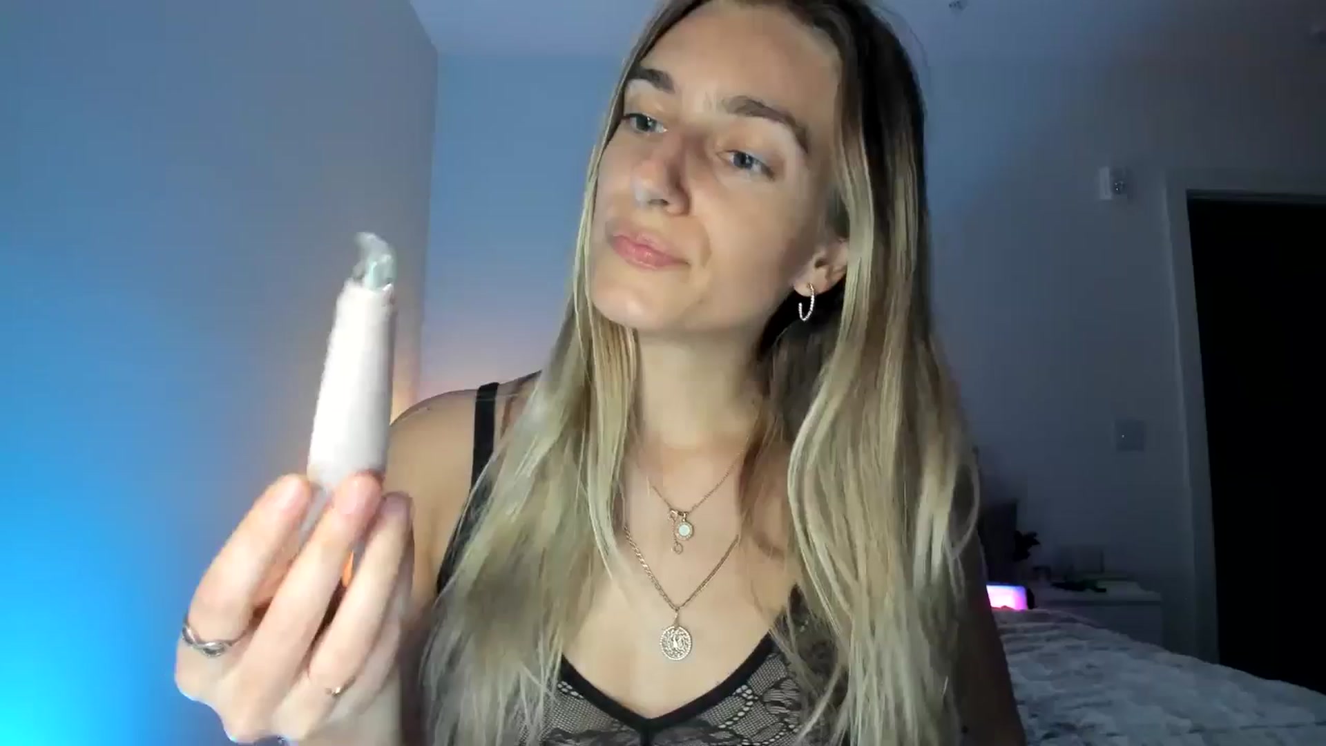 Gallery image thumbnail from Vodka_Queen's myfreecams stream on, 03/14/2025, 07:33 image 4 of 20