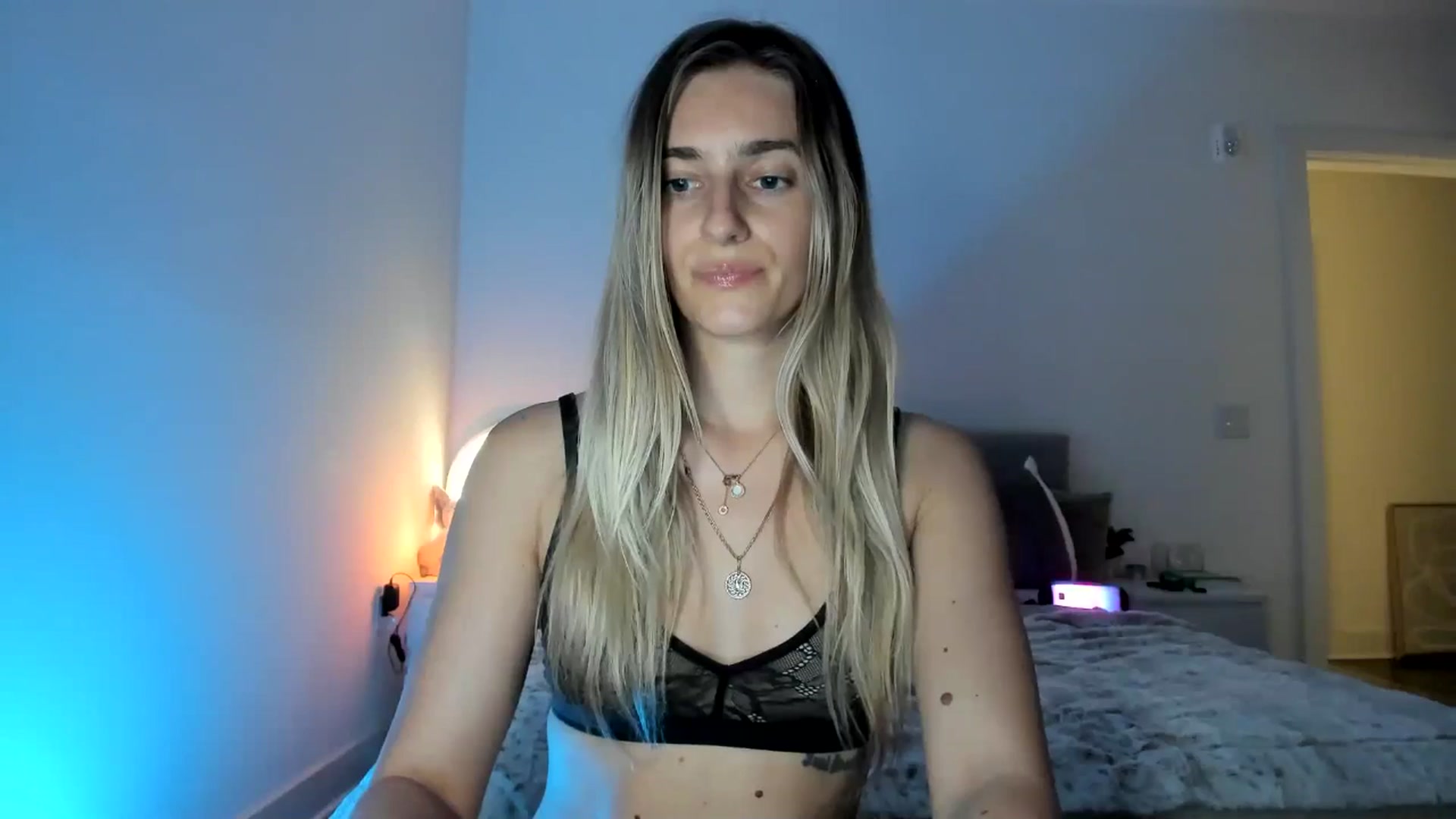 Gallery image thumbnail from Vodka_Queen's myfreecams stream on, 03/14/2025, 07:33 image 8 of 20