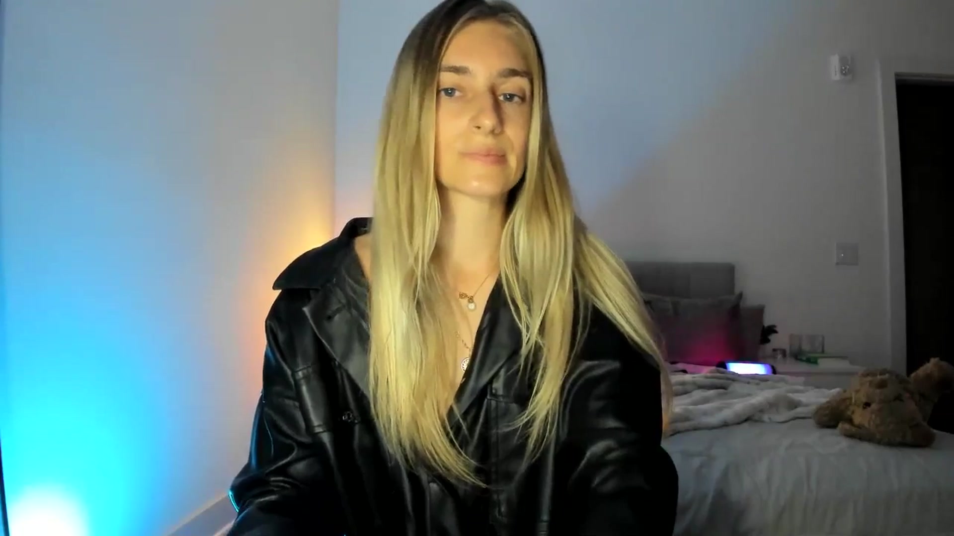 Gallery image thumbnail from Vodka_Queen's myfreecams stream on, 03/15/2025, 09:44 image 15 of 20