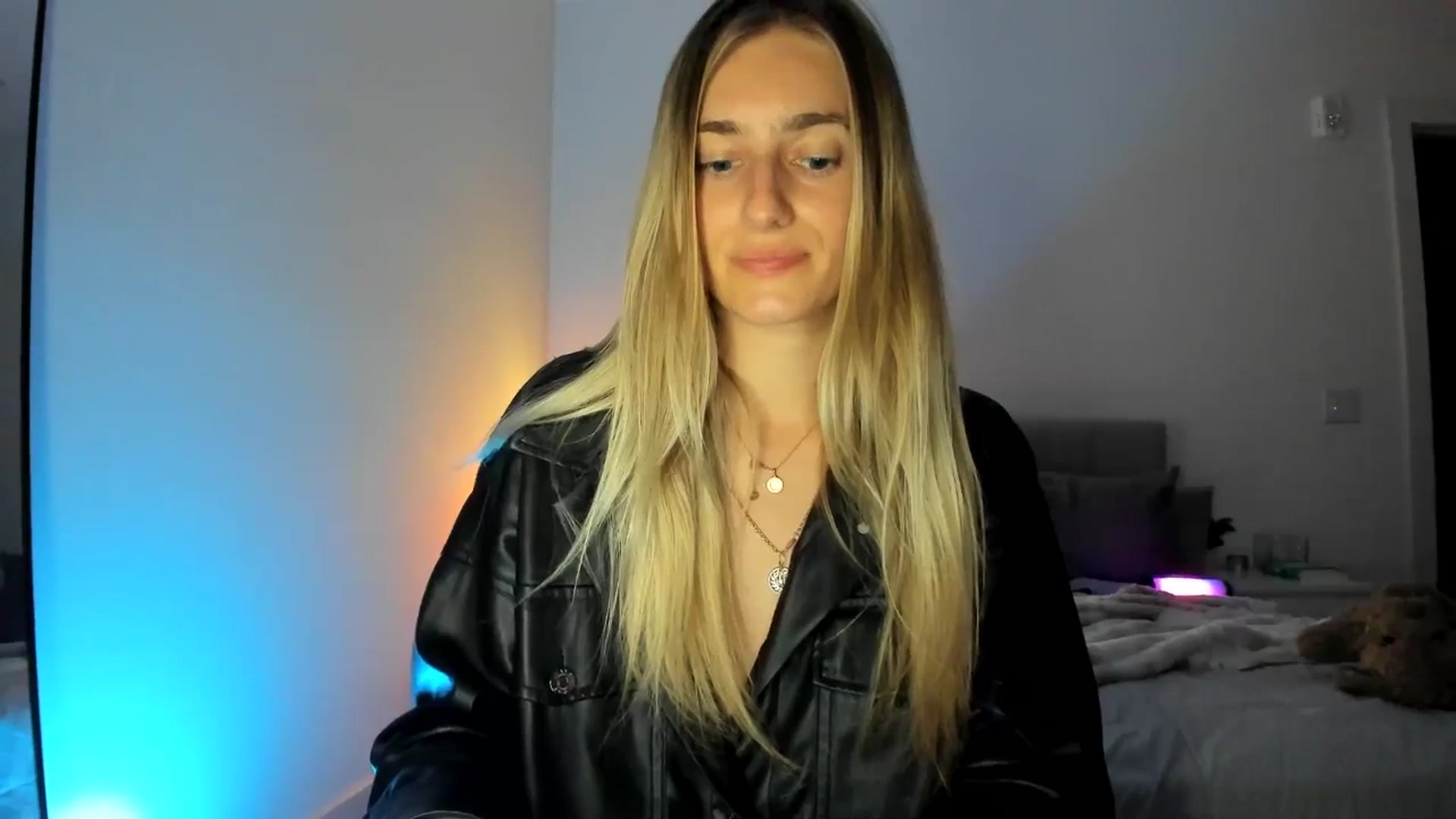 Gallery image thumbnail from Vodka_Queen's myfreecams stream on, 03/15/2025, 09:44 image 10 of 20