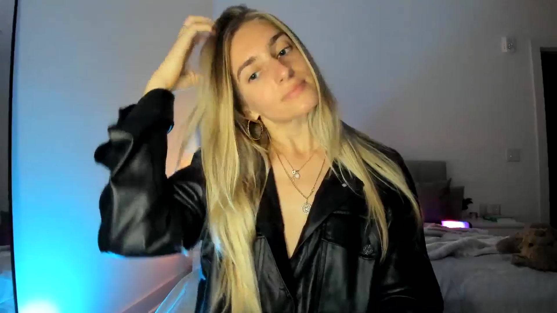 Gallery image thumbnail from Vodka_Queen's myfreecams stream on, 03/15/2025, 09:44 image 8 of 20