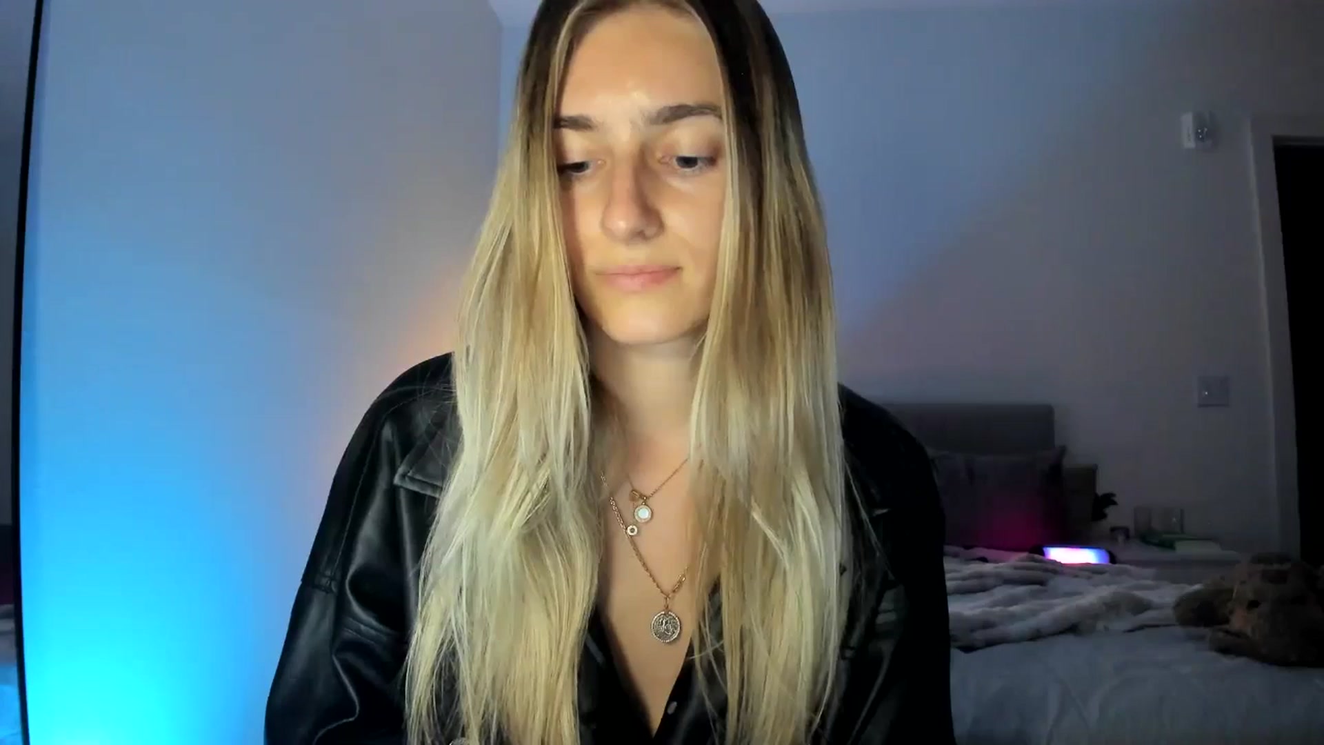 Gallery image thumbnail from Vodka_Queen's myfreecams stream on, 03/15/2025, 09:44 image 12 of 20