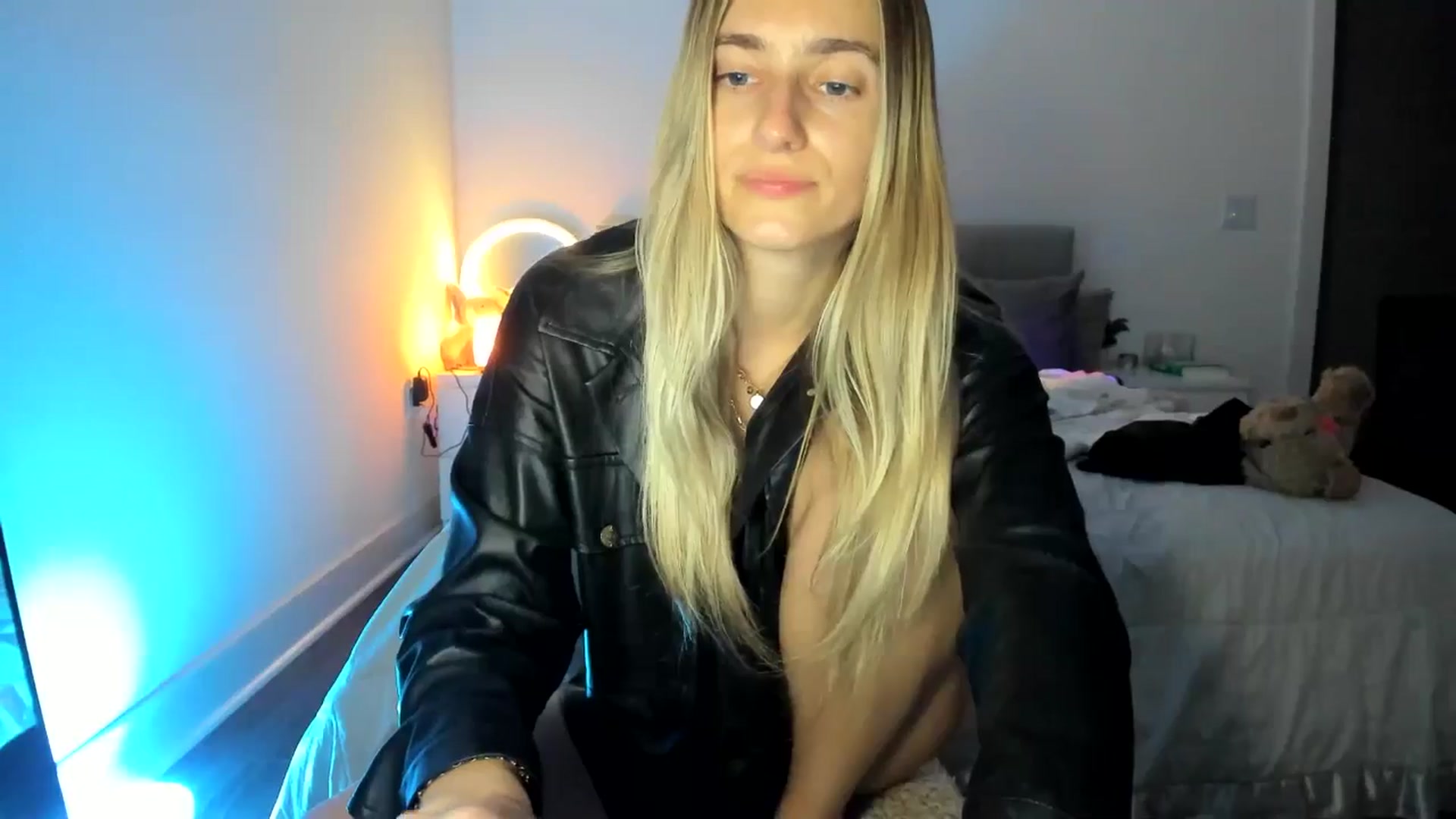 Gallery image thumbnail from Vodka_Queen's myfreecams stream on, 03/15/2025, 11:18 image 16 of 20