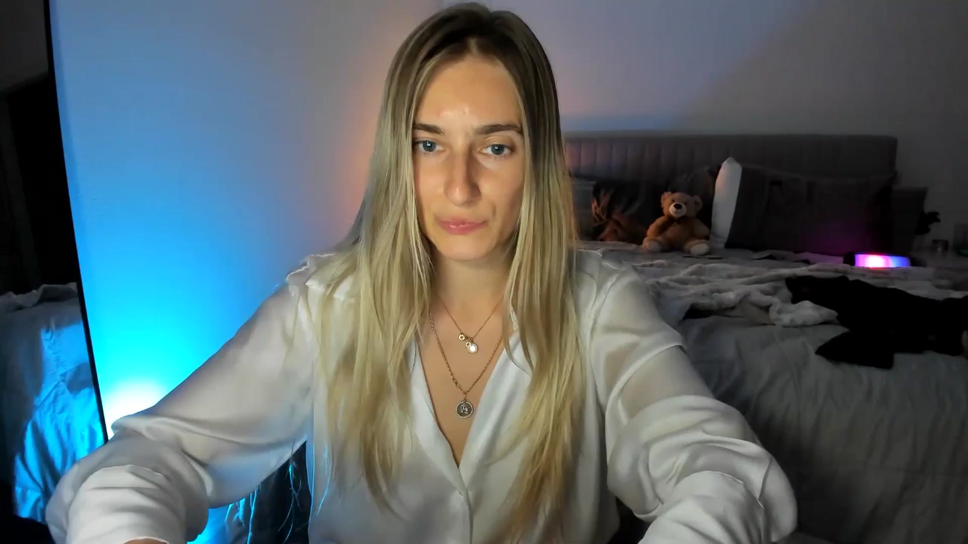 Gallery image thumbnail from Vodka_Queen's myfreecams stream on, 03/15/2025, 11:18 image 1 of 20