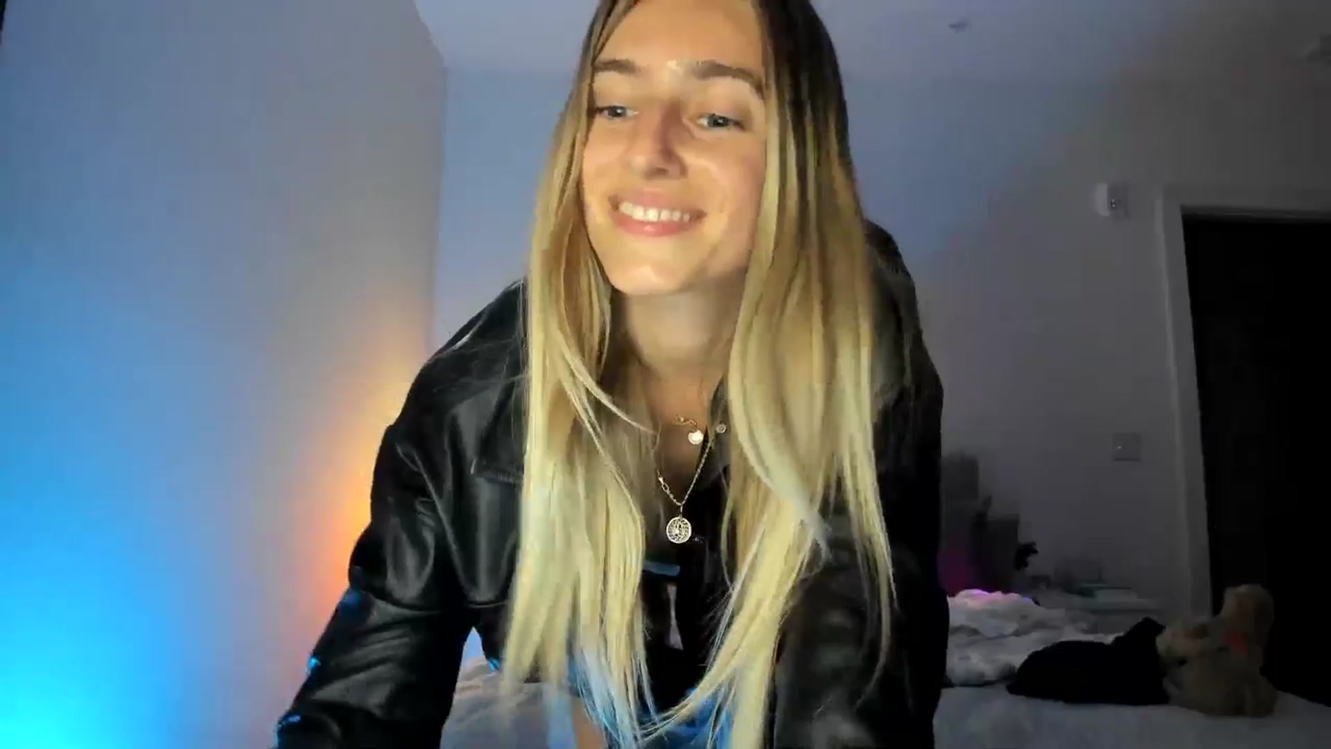 Gallery image thumbnail from Vodka_Queen's myfreecams stream on, 03/15/2025, 11:18 image 5 of 20