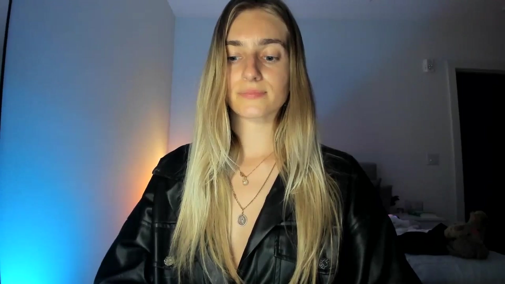 Gallery image thumbnail from Vodka_Queen's myfreecams stream on, 03/15/2025, 11:18 image 10 of 20