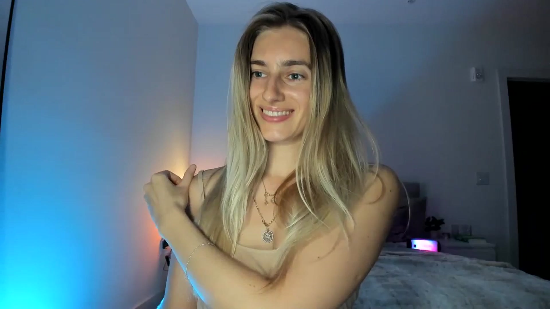 Gallery image thumbnail from Vodka_Queen's myfreecams stream on, 03/16/2025, 07:34 image 4 of 20