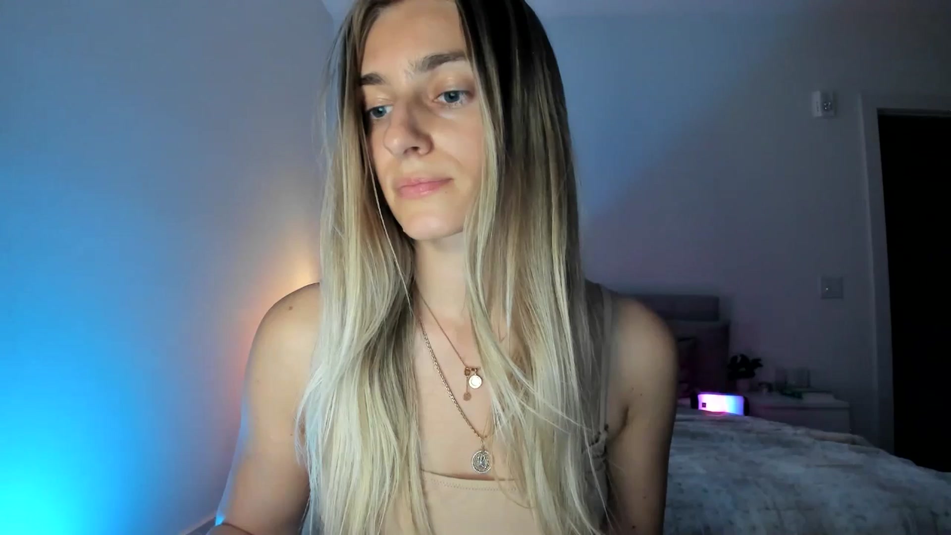 Gallery image thumbnail from Vodka_Queen's myfreecams stream on, 03/16/2025, 07:34 image 14 of 20