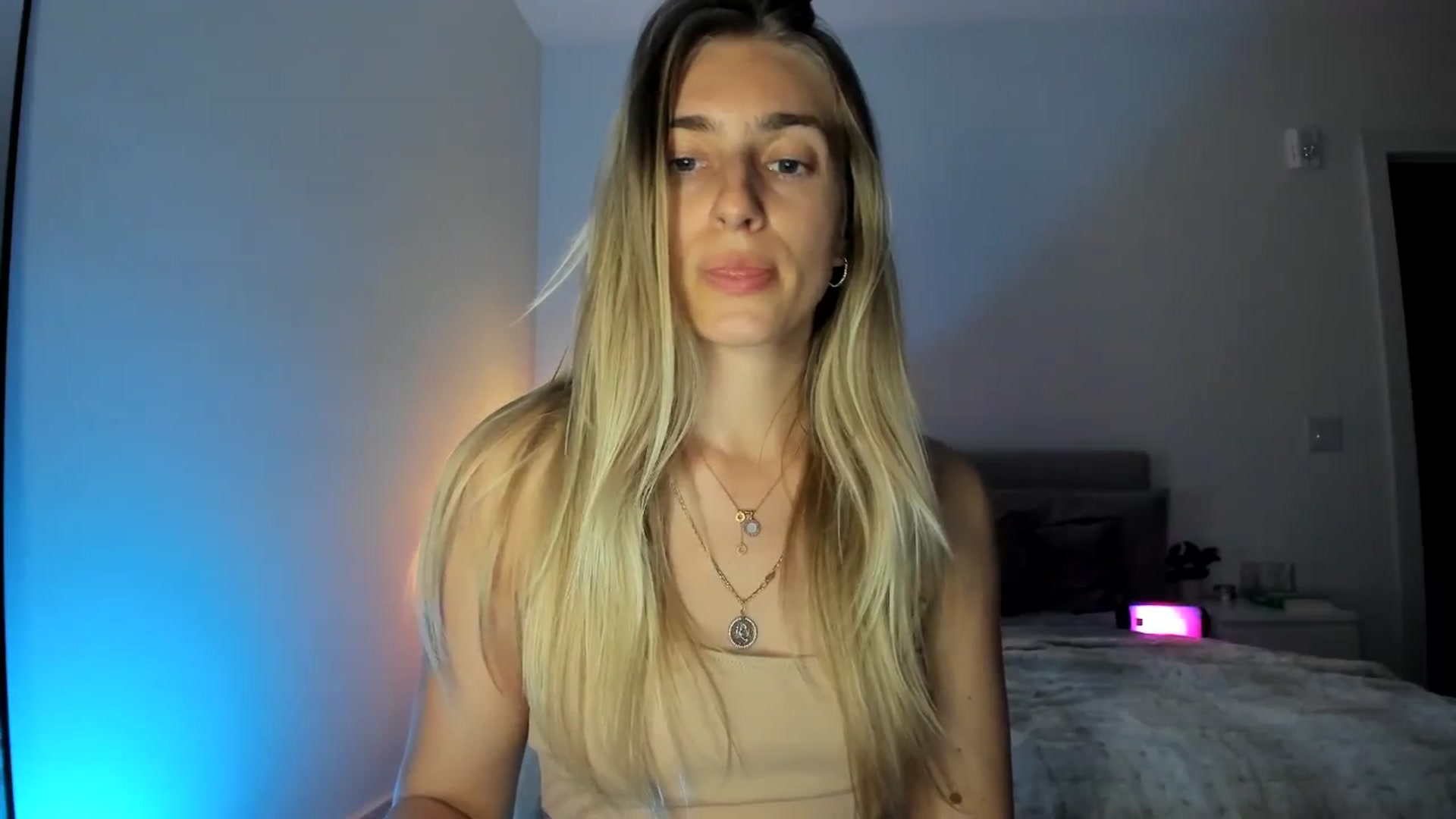 Gallery image thumbnail from Vodka_Queen's myfreecams stream on, 03/16/2025, 07:34 image 19 of 20
