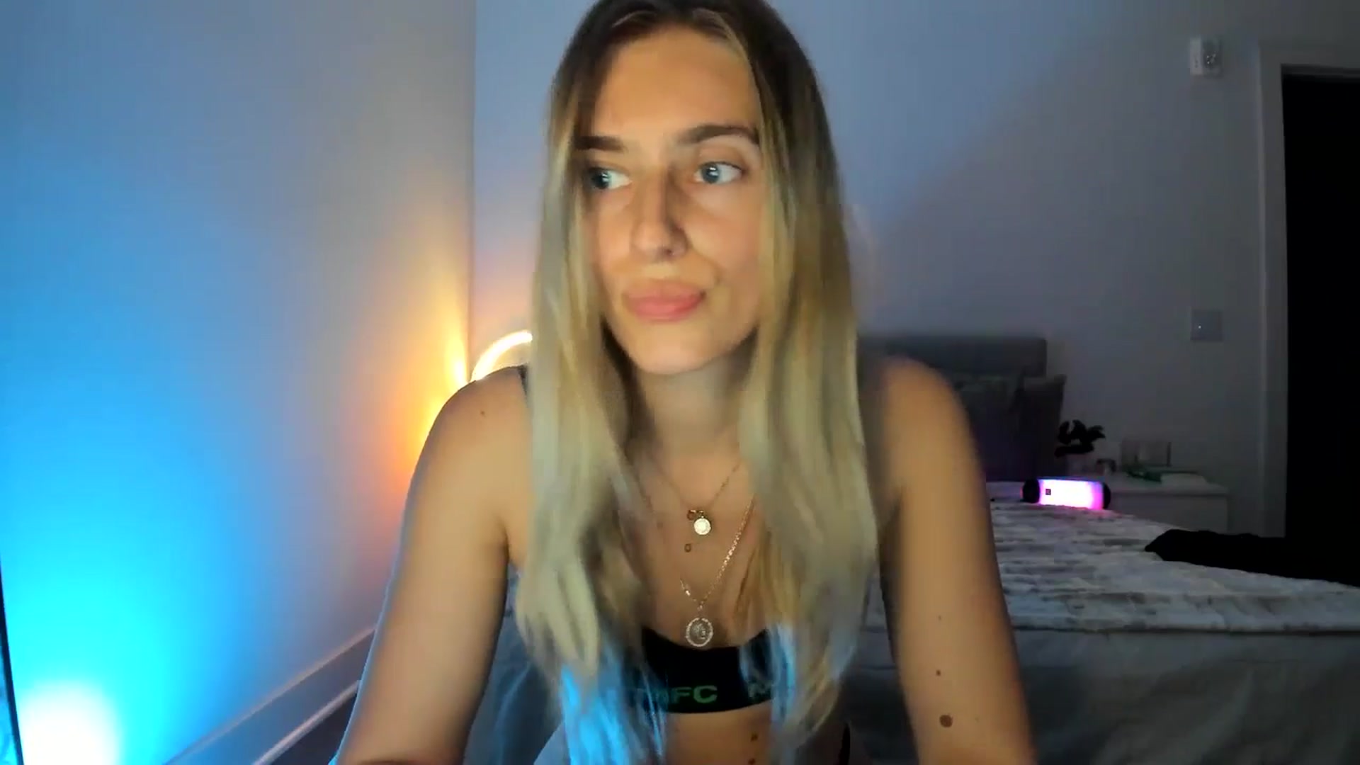 Gallery image thumbnail from Vodka_Queen's myfreecams stream on, 03/17/2025, 06:34 image 8 of 20