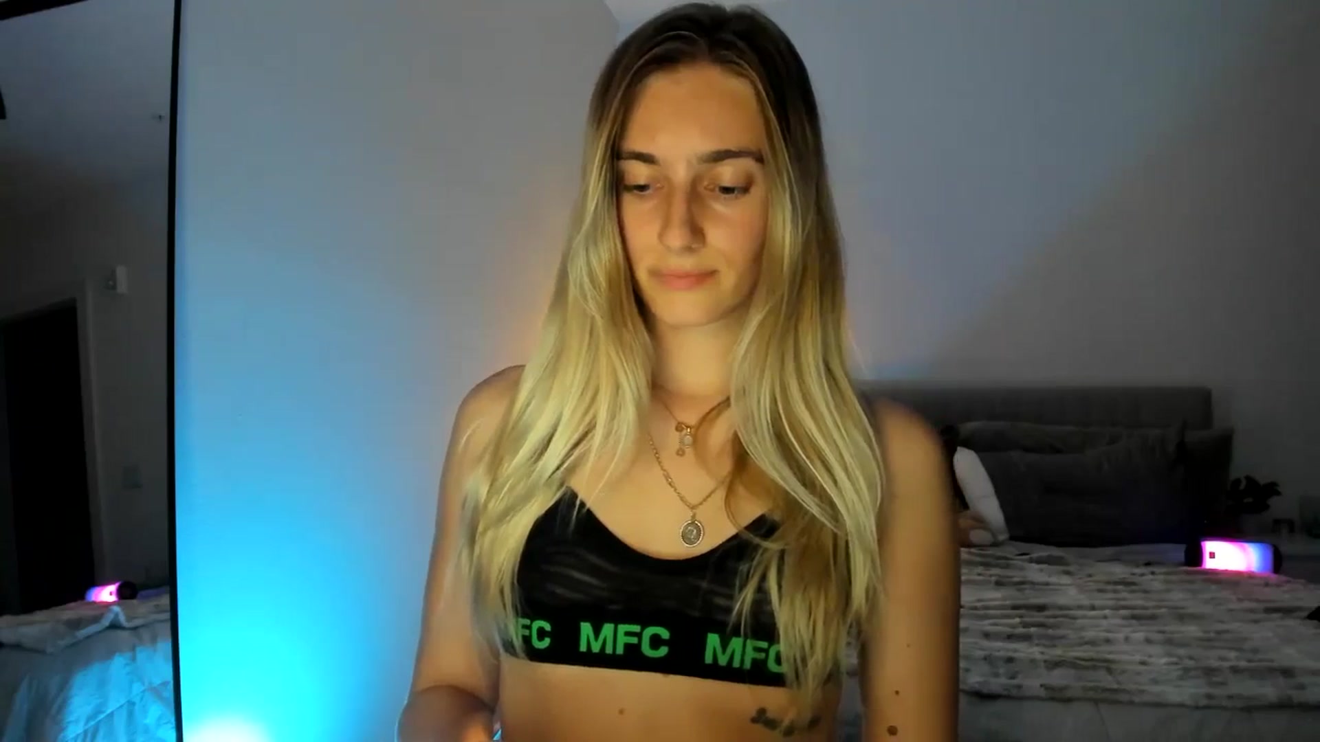Gallery image thumbnail from Vodka_Queen's myfreecams stream on, 03/17/2025, 06:34 image 13 of 20