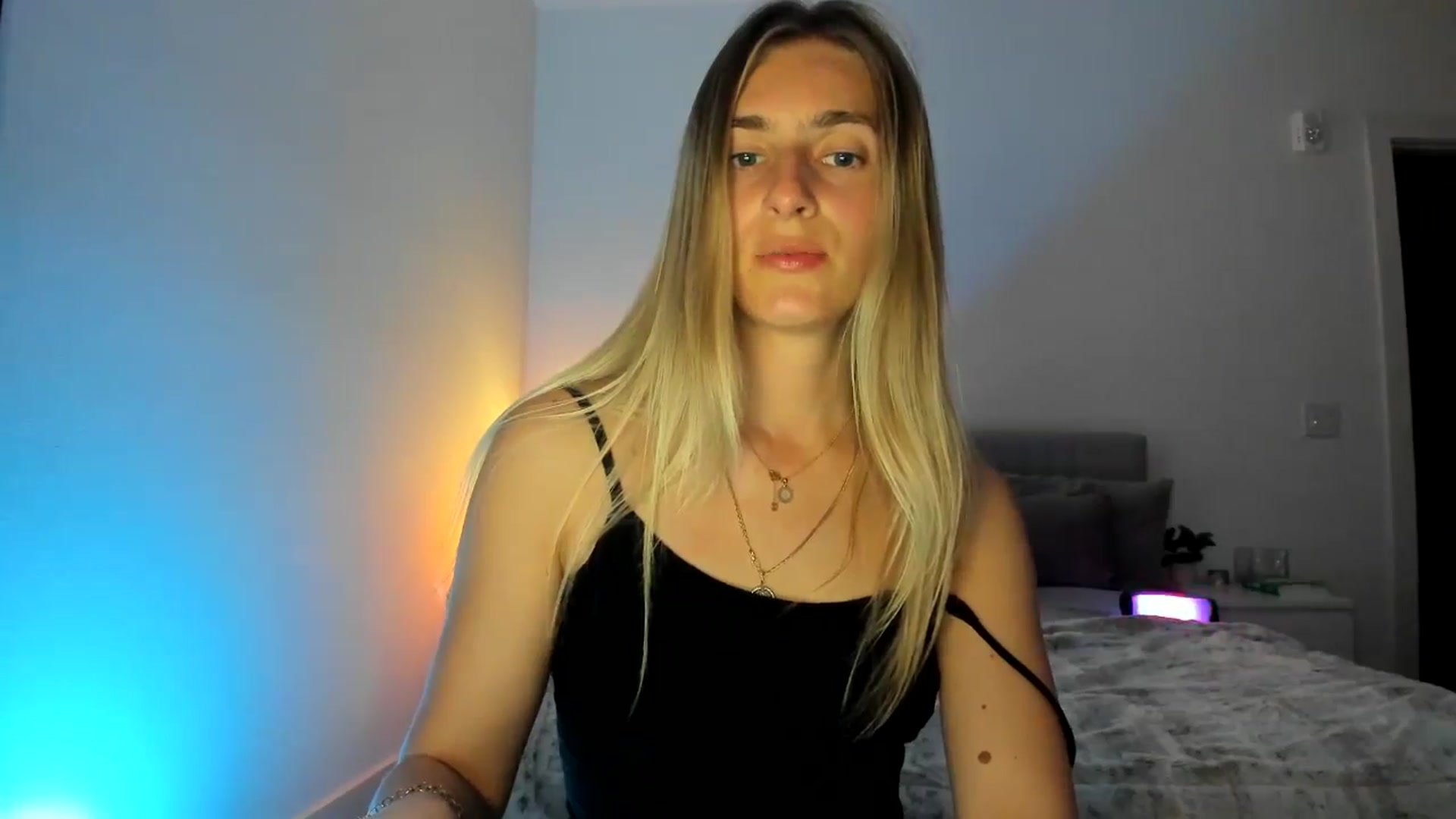 Gallery image thumbnail from Vodka_Queen's myfreecams stream on, 03/21/2025, 04:59 image 10 of 20