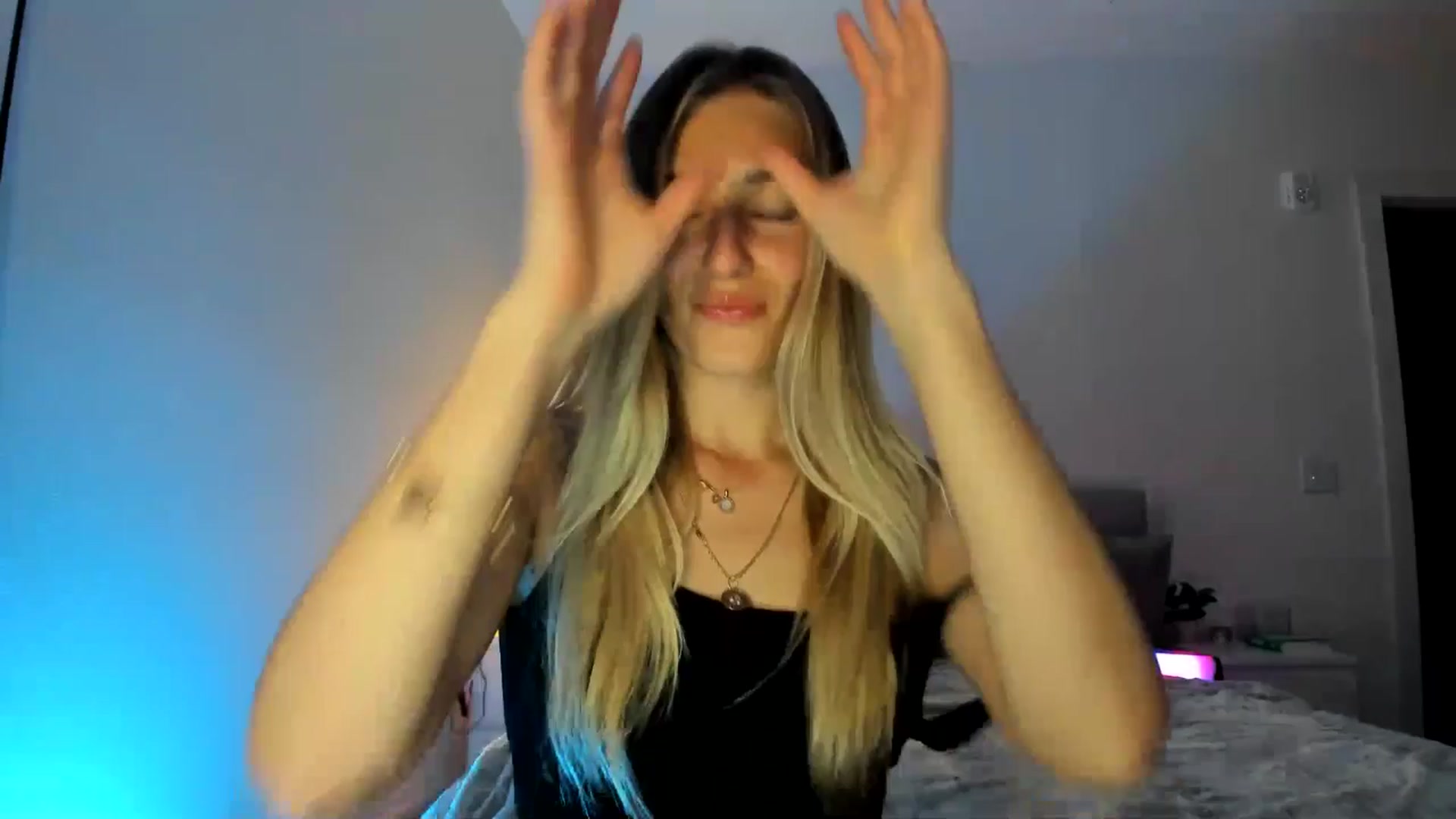 Gallery image thumbnail from Vodka_Queen's myfreecams stream on, 03/21/2025, 04:59 image 2 of 20