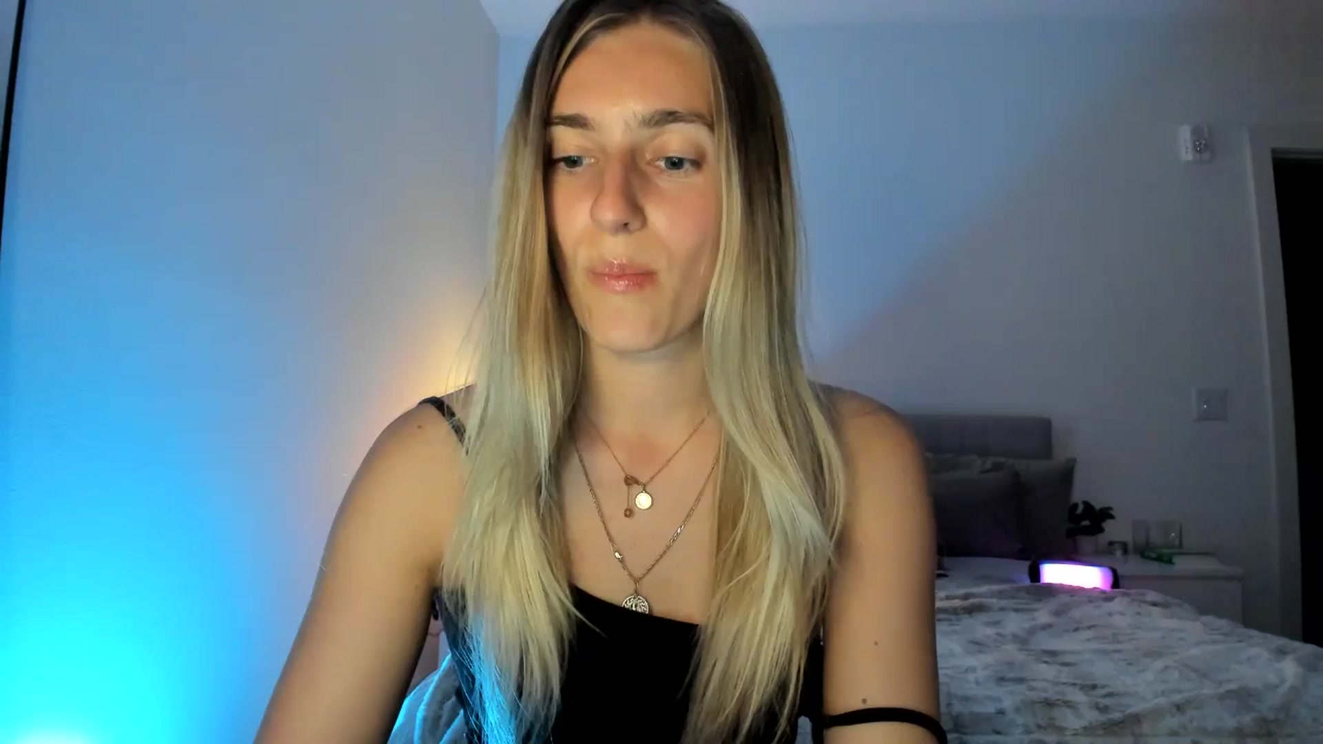 Gallery image thumbnail from Vodka_Queen's myfreecams stream on, 03/21/2025, 04:59 image 7 of 20