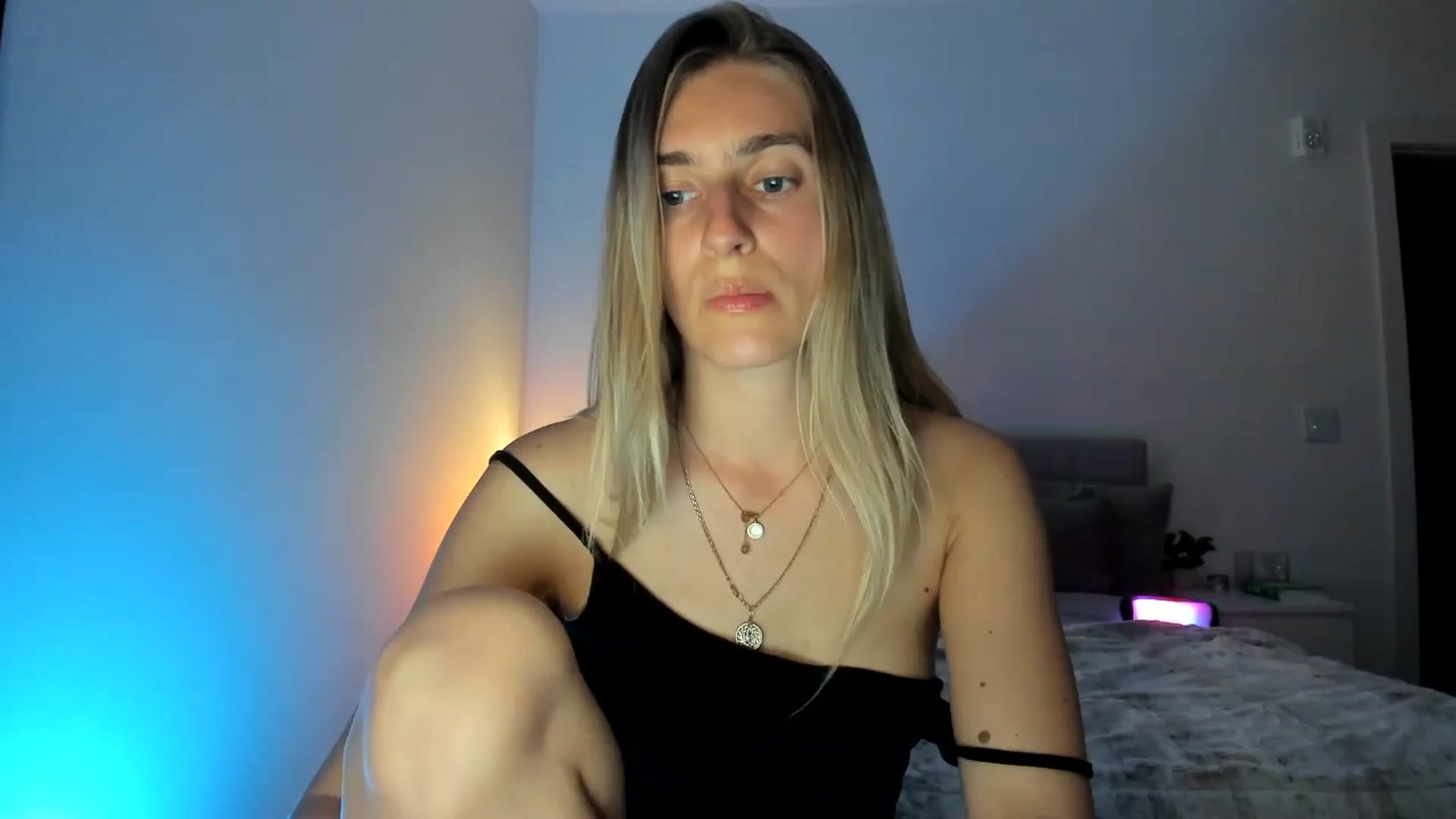 Gallery image thumbnail from Vodka_Queen's myfreecams stream on, 03/21/2025, 04:59 image 13 of 20