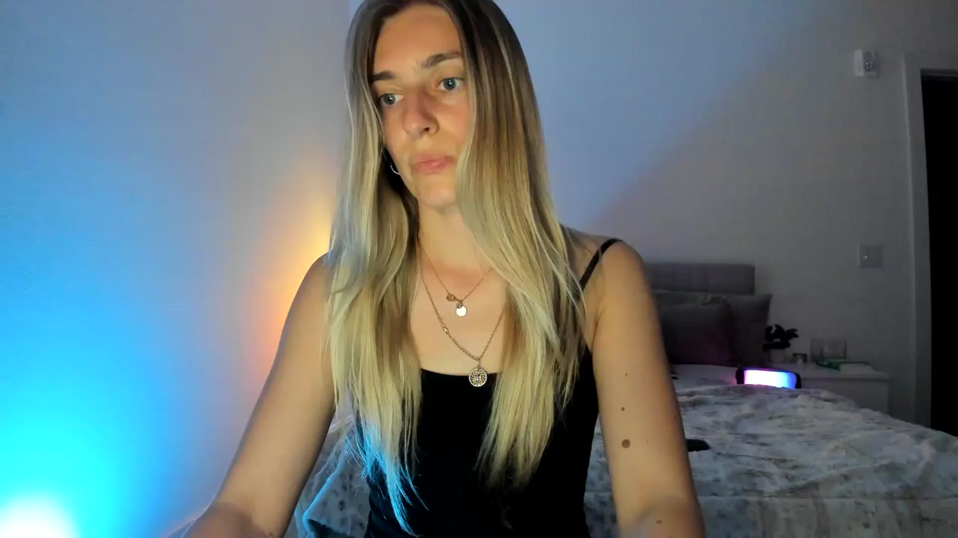 Gallery image thumbnail from Vodka_Queen's myfreecams stream on, 03/21/2025, 04:59 image 1 of 20