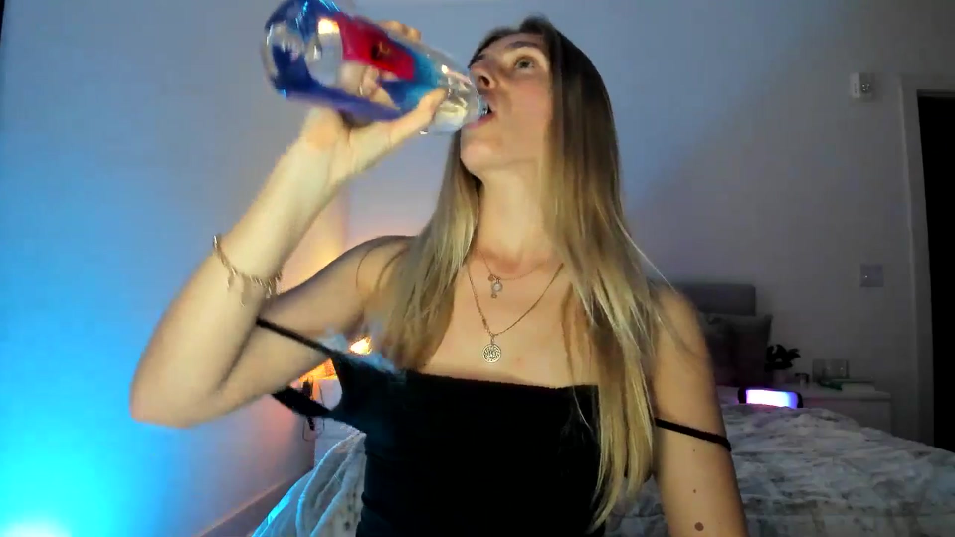 Gallery image thumbnail from Vodka_Queen's myfreecams stream on, 03/21/2025, 04:59 image 19 of 20