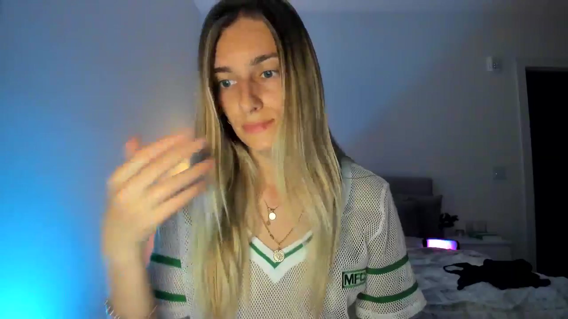 Gallery image thumbnail from Vodka_Queen's myfreecams stream on, 03/21/2025, 06:31 image 15 of 20