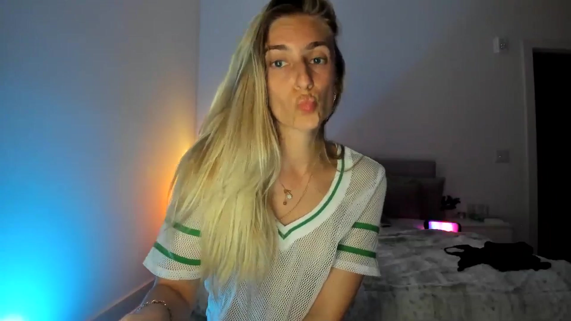 Gallery image thumbnail from Vodka_Queen's myfreecams stream on, 03/21/2025, 06:31 image 19 of 20