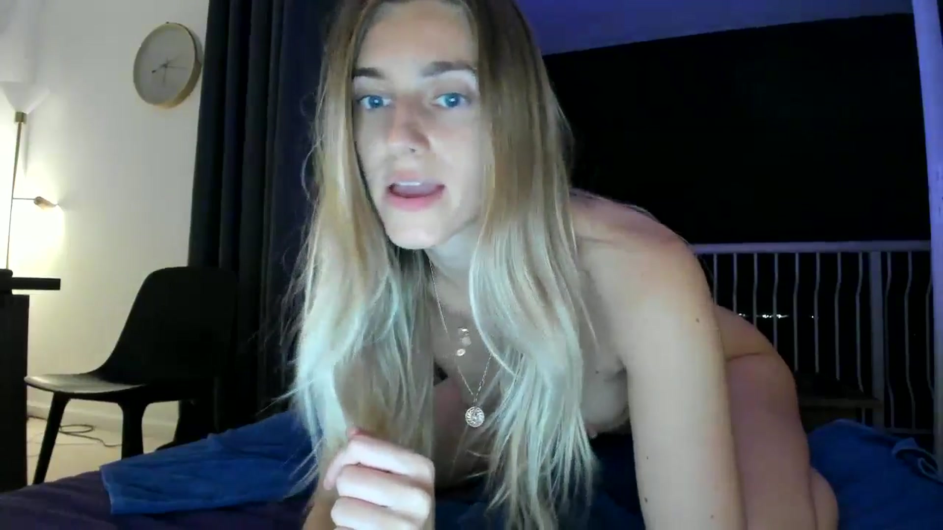 Gallery image thumbnail from Vodka_Queen's myfreecams stream on, 03/24/2025, 10:46 image 15 of 20
