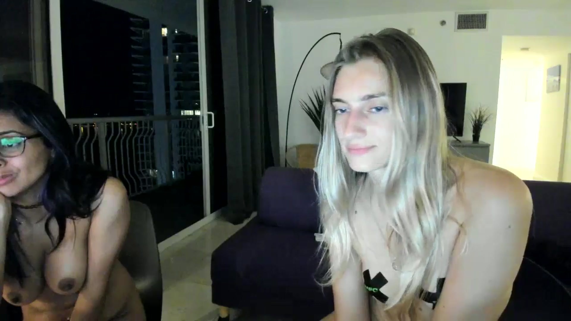 Gallery image thumbnail from Vodka_Queen's myfreecams stream on, 03/25/2025, 10:03 image 19 of 20