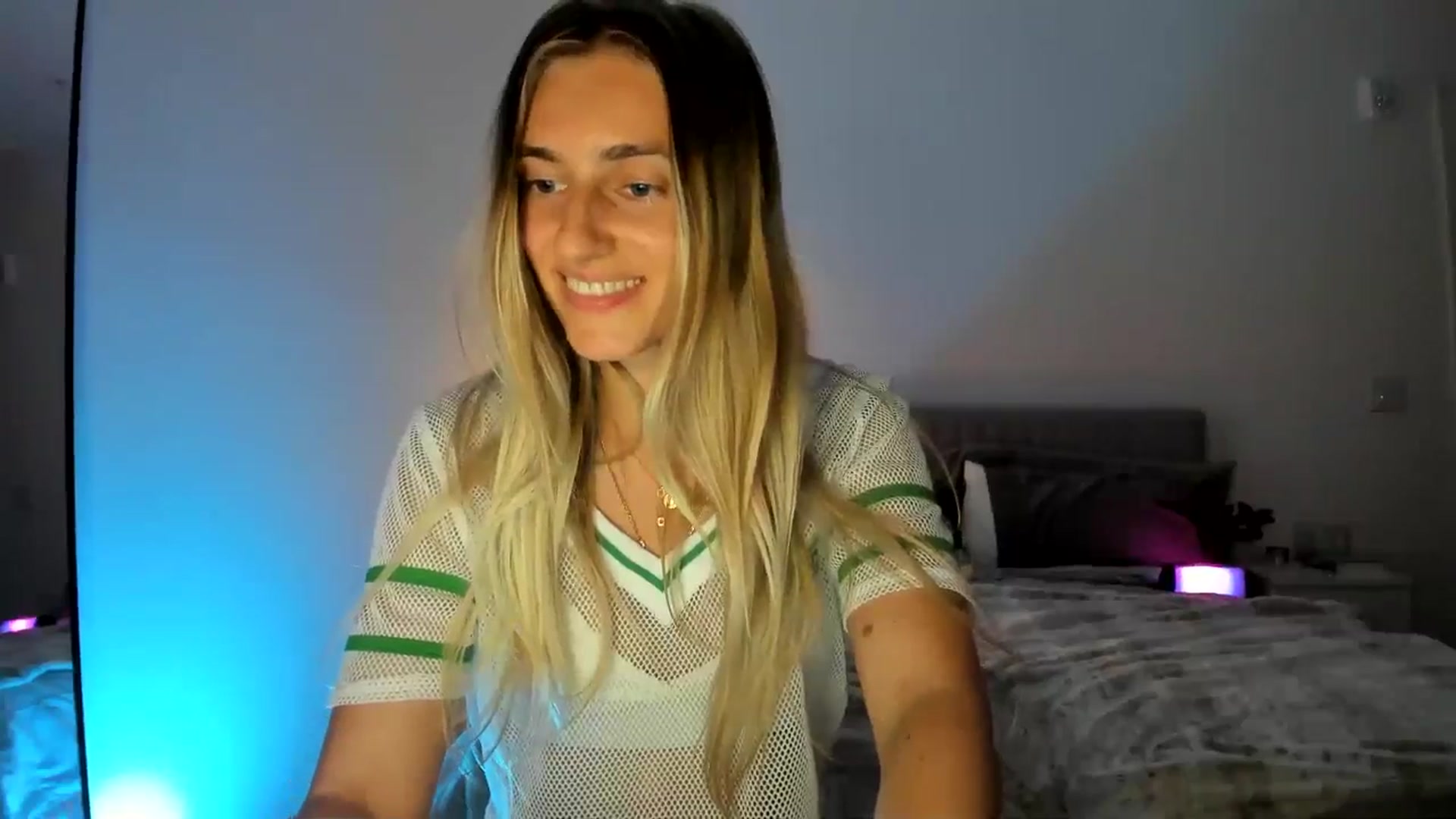 Gallery image thumbnail from Vodka_Queen's myfreecams stream on, 03/30/2025, 11:05 image 14 of 20