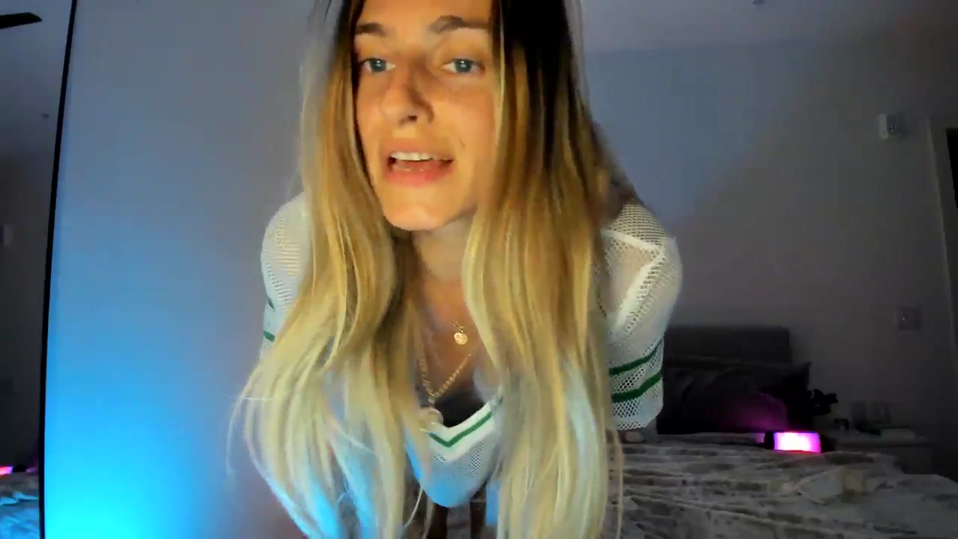 Gallery image thumbnail from Vodka_Queen's myfreecams stream on, 03/30/2025, 11:05 image 16 of 20