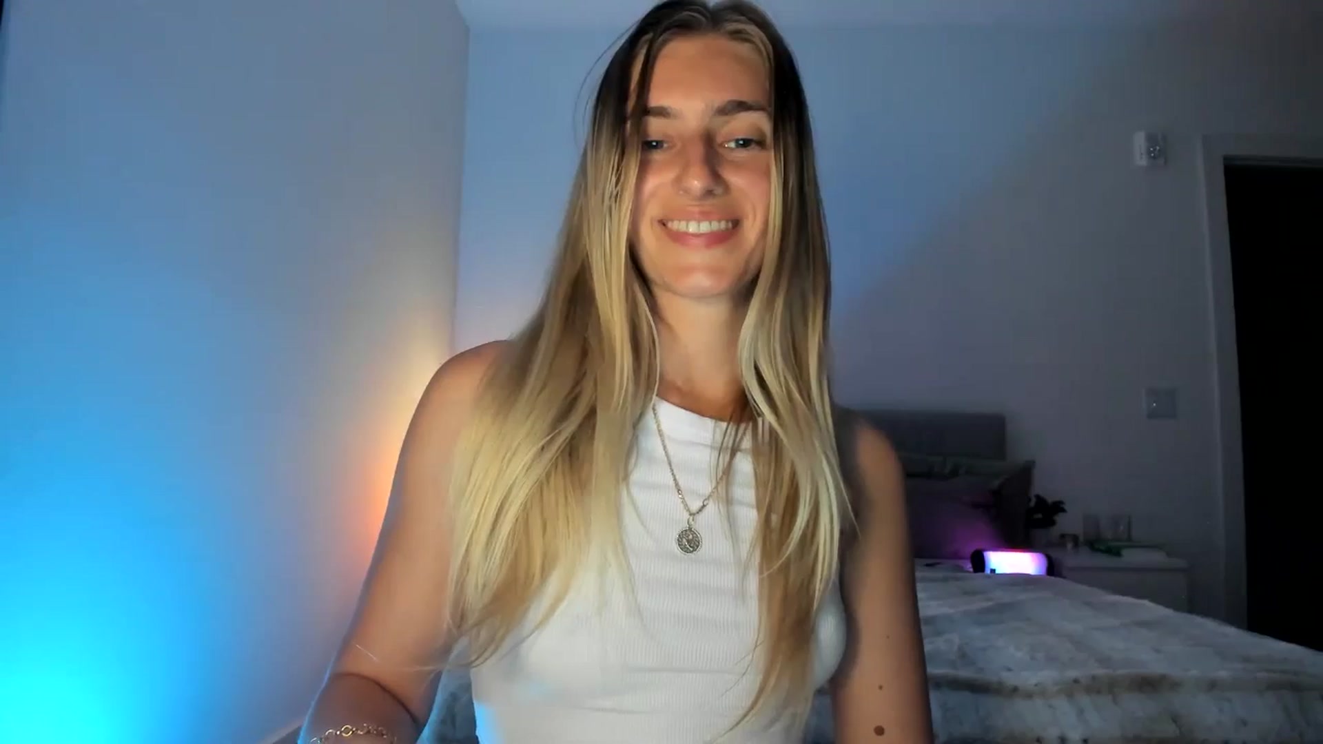 Gallery image thumbnail from Vodka_Queen's myfreecams stream on, 03/31/2025, 07:01 image 20 of 20