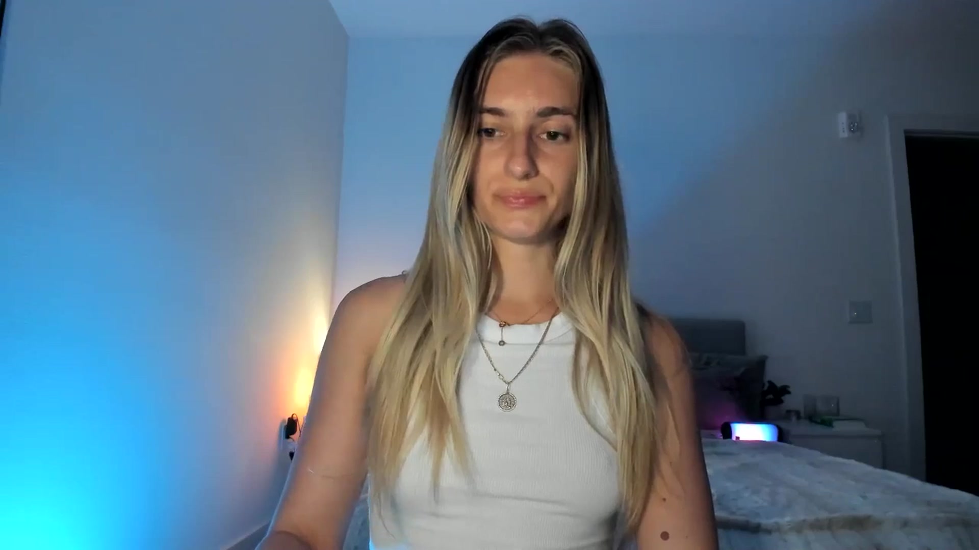 Gallery image thumbnail from Vodka_Queen's myfreecams stream on, 03/31/2025, 07:01 image 3 of 20