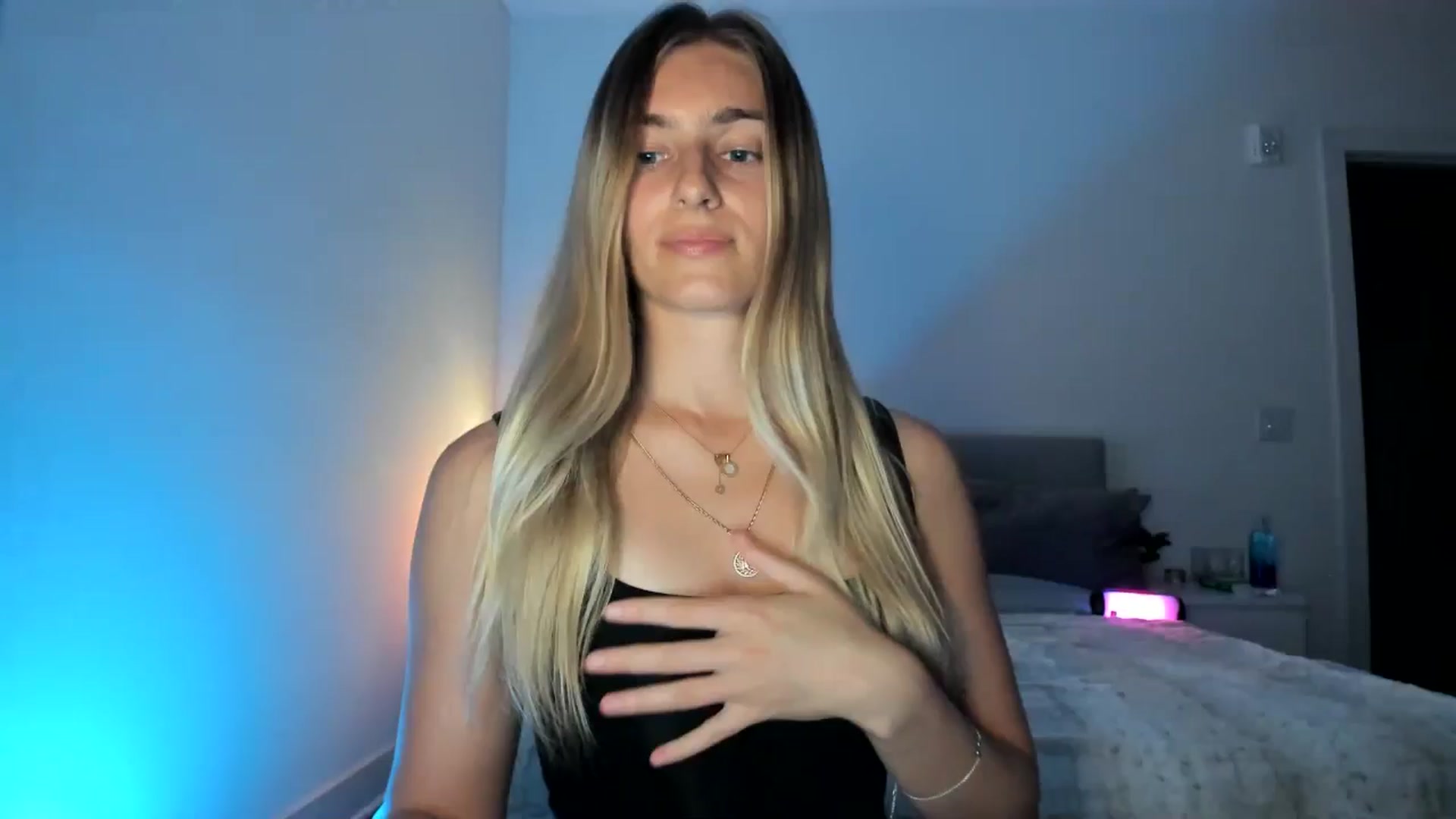 Gallery image thumbnail from Vodka_Queen's myfreecams stream on, 04/01/2025, 06:44 image 4 of 20