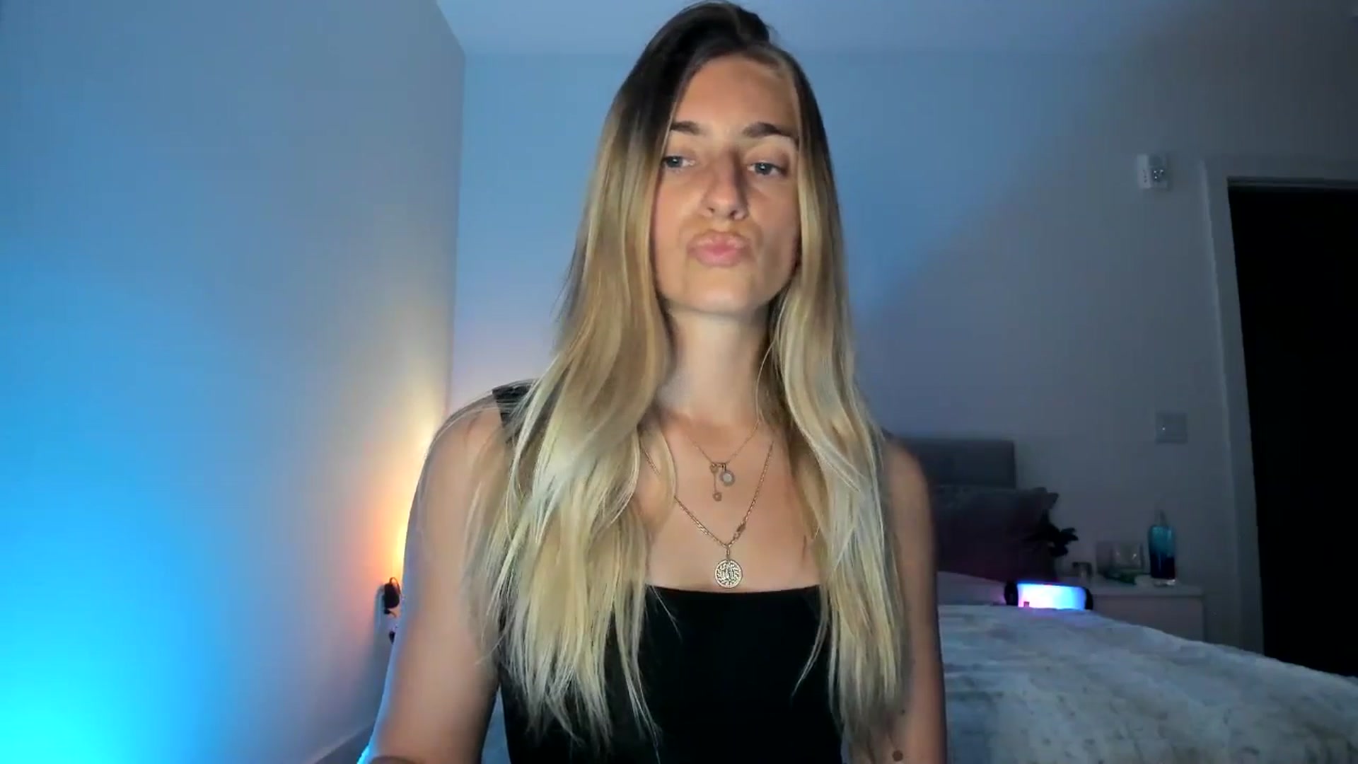 Gallery image thumbnail from Vodka_Queen's myfreecams stream on, 04/01/2025, 06:44 image 19 of 20