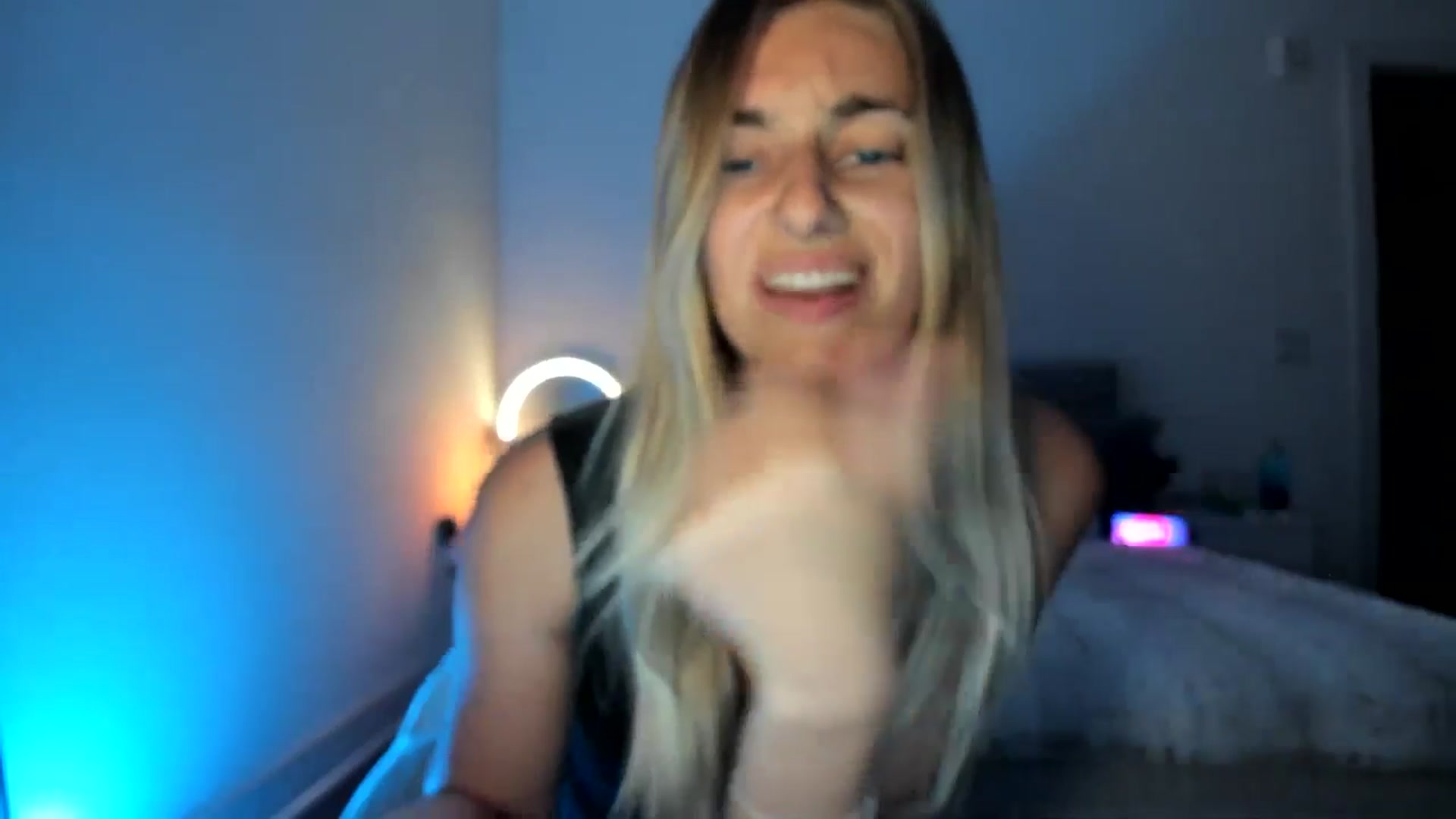 Gallery image thumbnail from Vodka_Queen's myfreecams stream on, 04/01/2025, 06:44 image 12 of 20