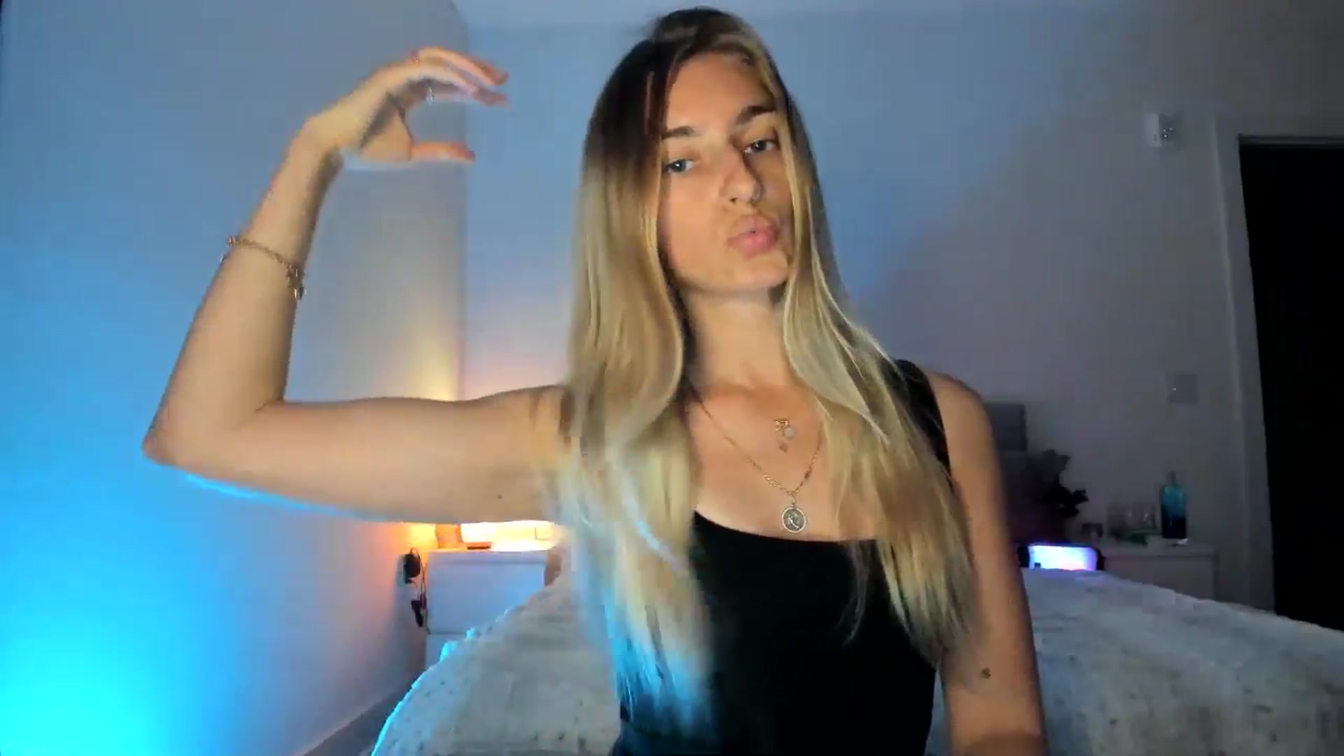 Gallery image thumbnail from Vodka_Queen's myfreecams stream on, 04/01/2025, 06:44 image 16 of 20