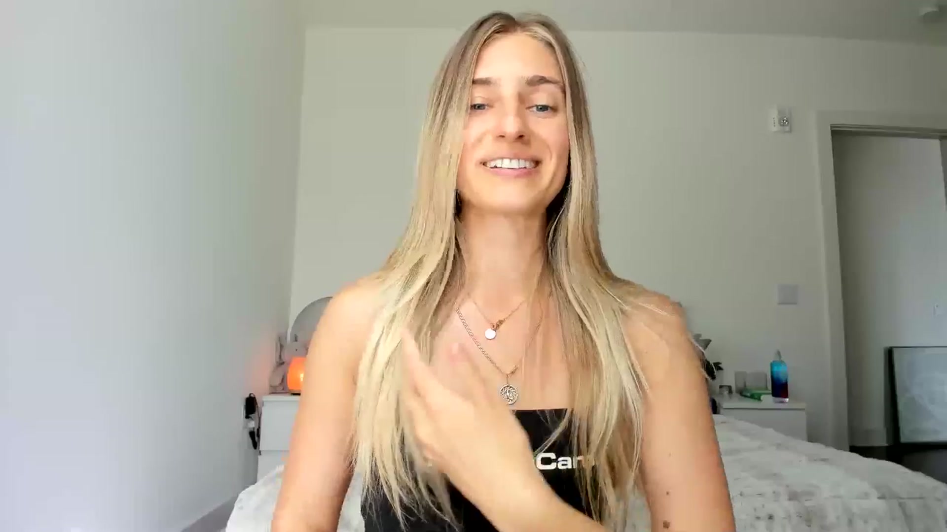 Gallery image thumbnail from Vodka_Queen's myfreecams stream on, 04/01/2025, 23:29 image 12 of 20