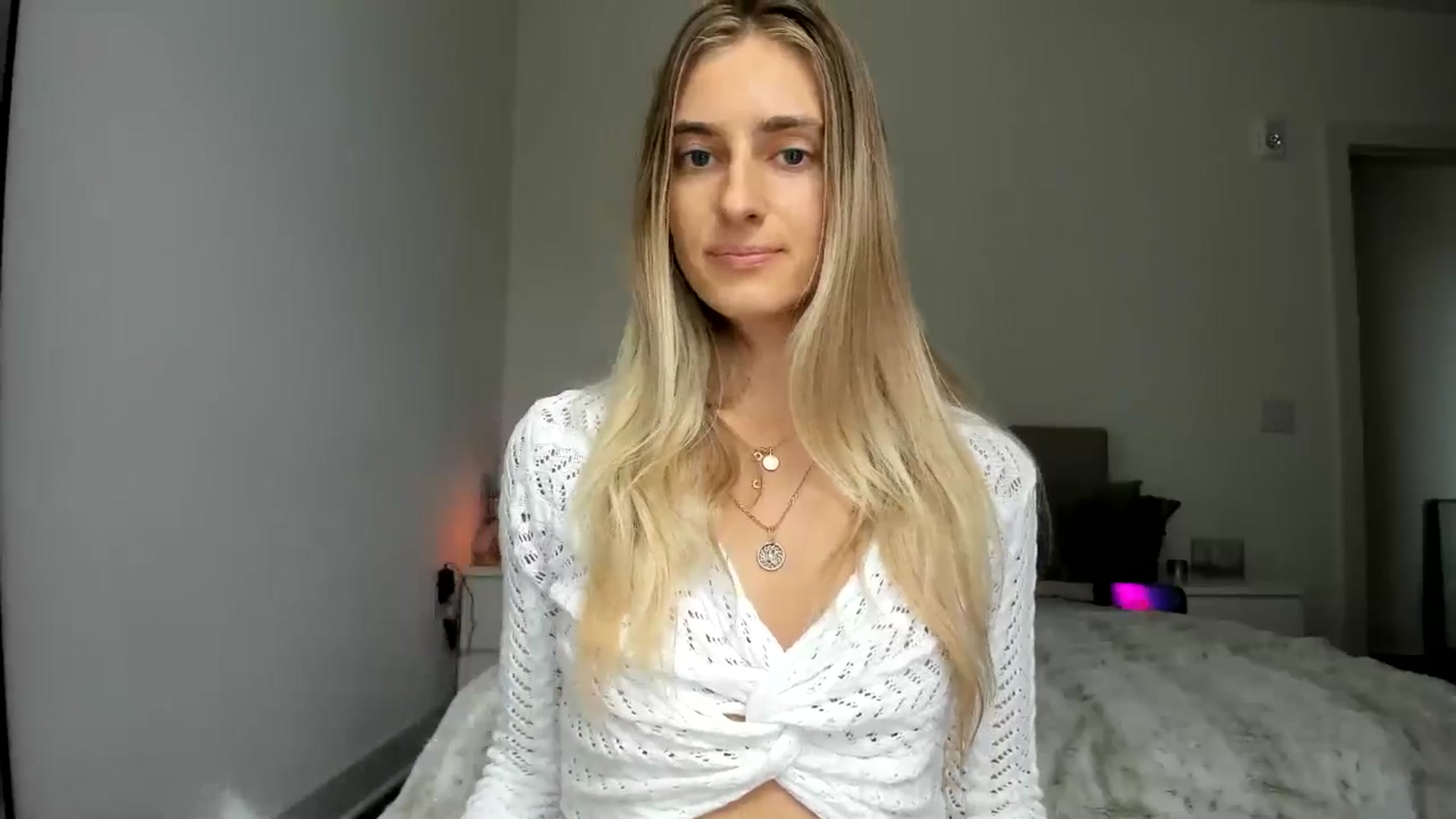 Gallery image thumbnail from Vodka_Queen's myfreecams stream on, 04/03/2025, 23:31 image 10 of 20